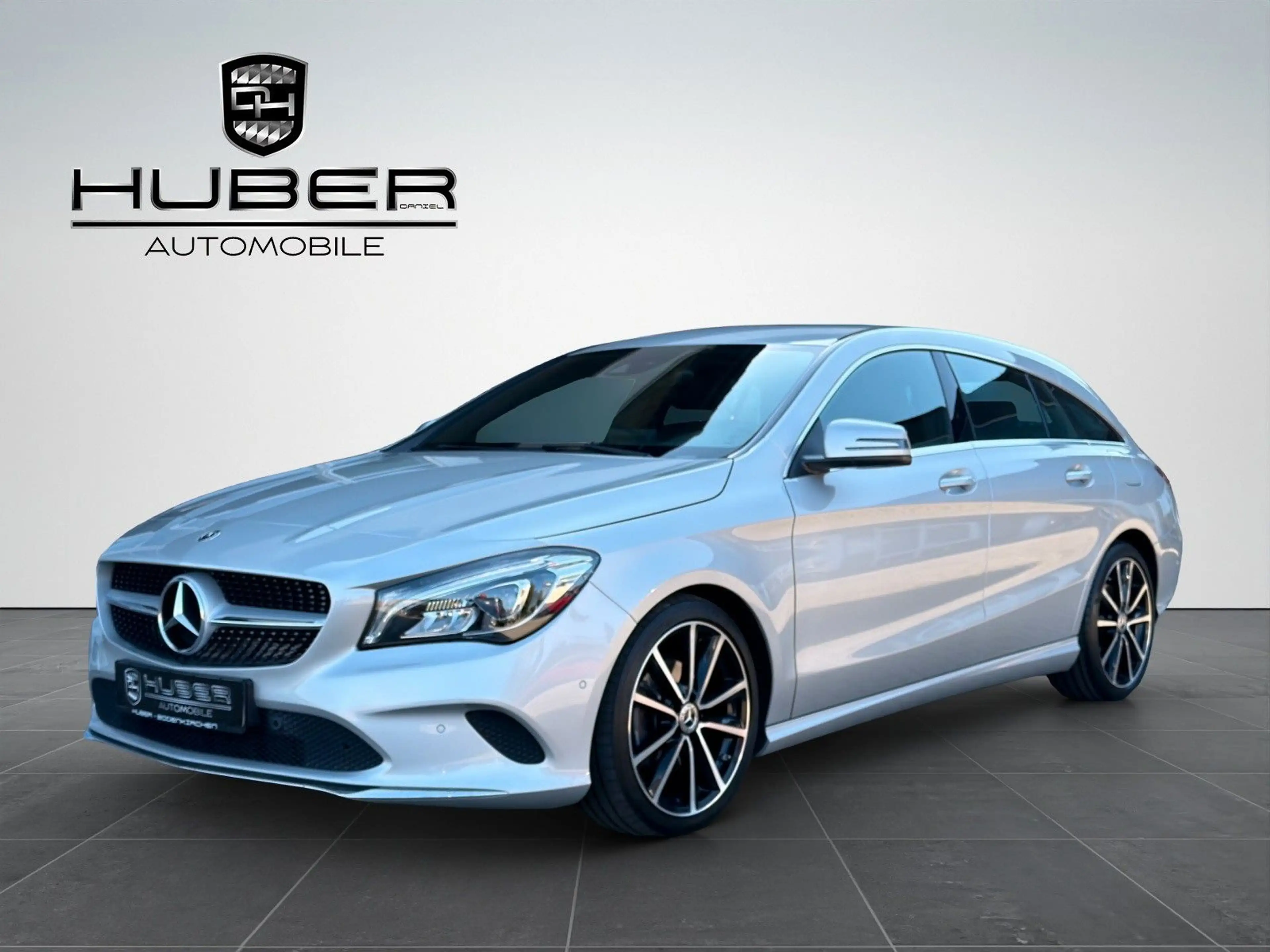 Mercedes-Benz CLA 220 4 Matic, Navi, AHK, Kamera, Leder