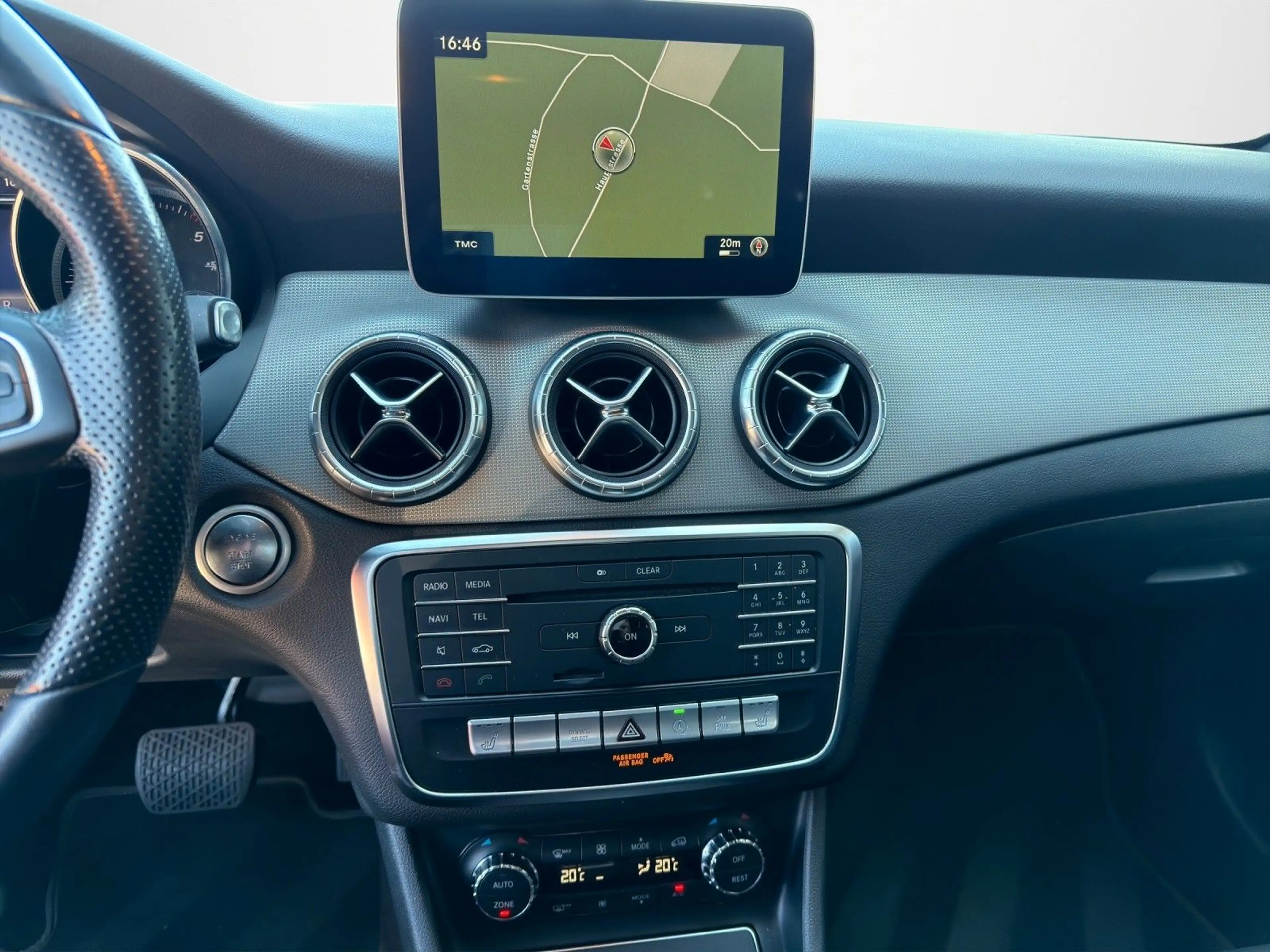 Mercedes-Benz CLA 220 4 Matic, Navi, AHK, Kamera, Leder — photo 14