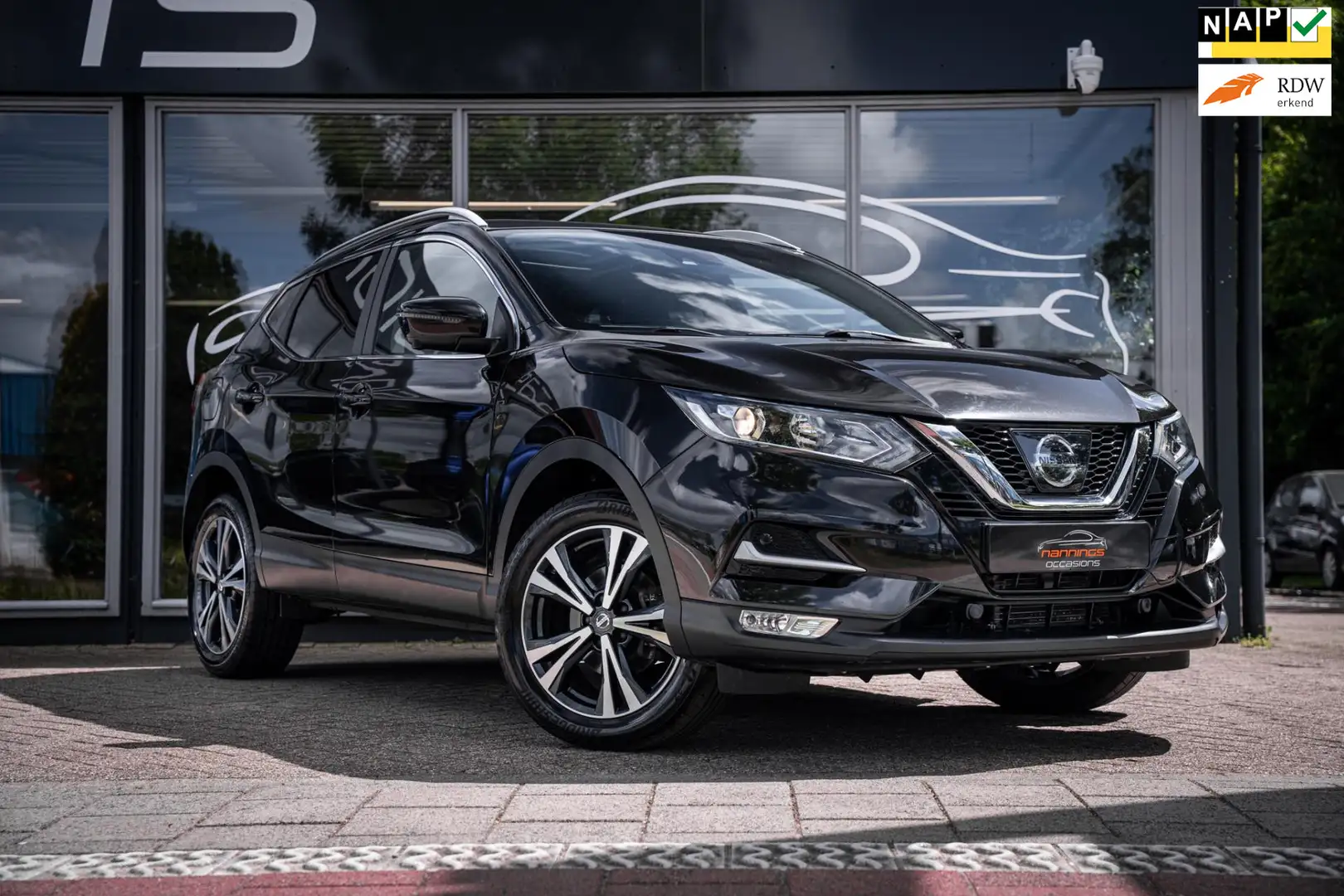 Nissan Qashqai 1.2 N-Connecta|1 eig|Dealer oh|Pano|Automaat|Cruis Noir - 1