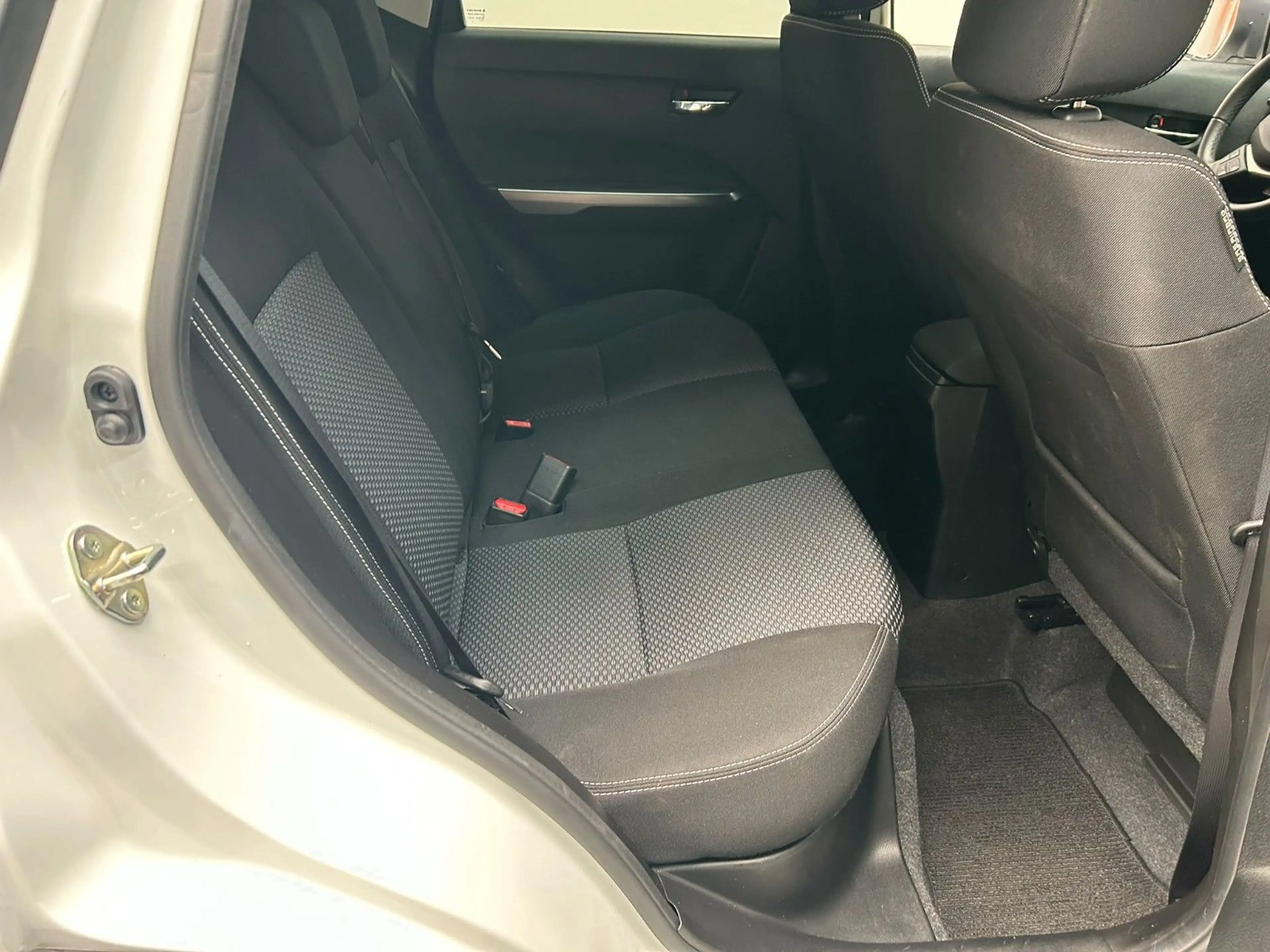 Suzuki Vitara 1.4 Mild-Hybrid 4x2 Navi Tempo Spur — photo 14