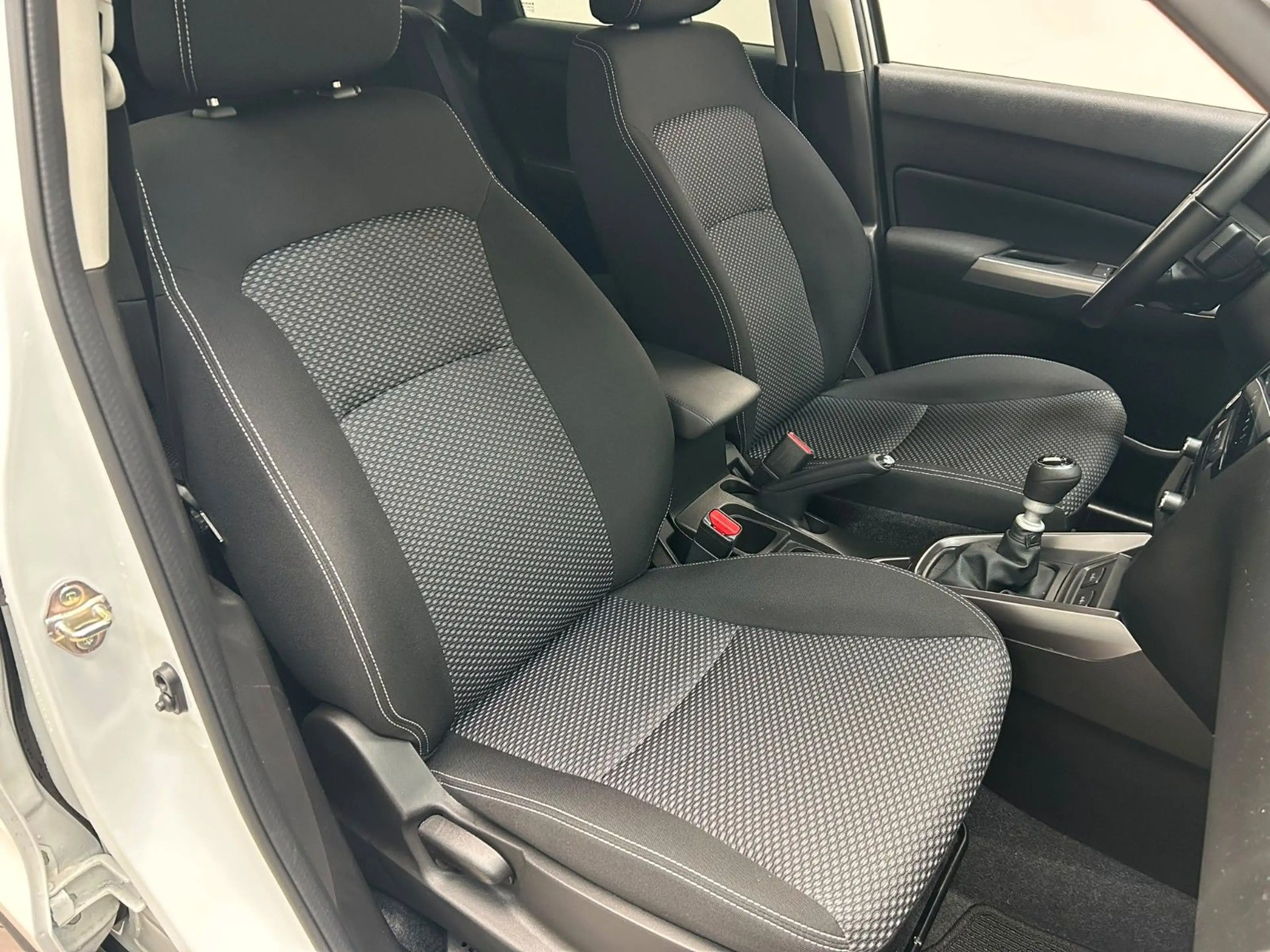 Suzuki Vitara 1.4 Mild-Hybrid 4x2 Navi Tempo Spur — photo 13