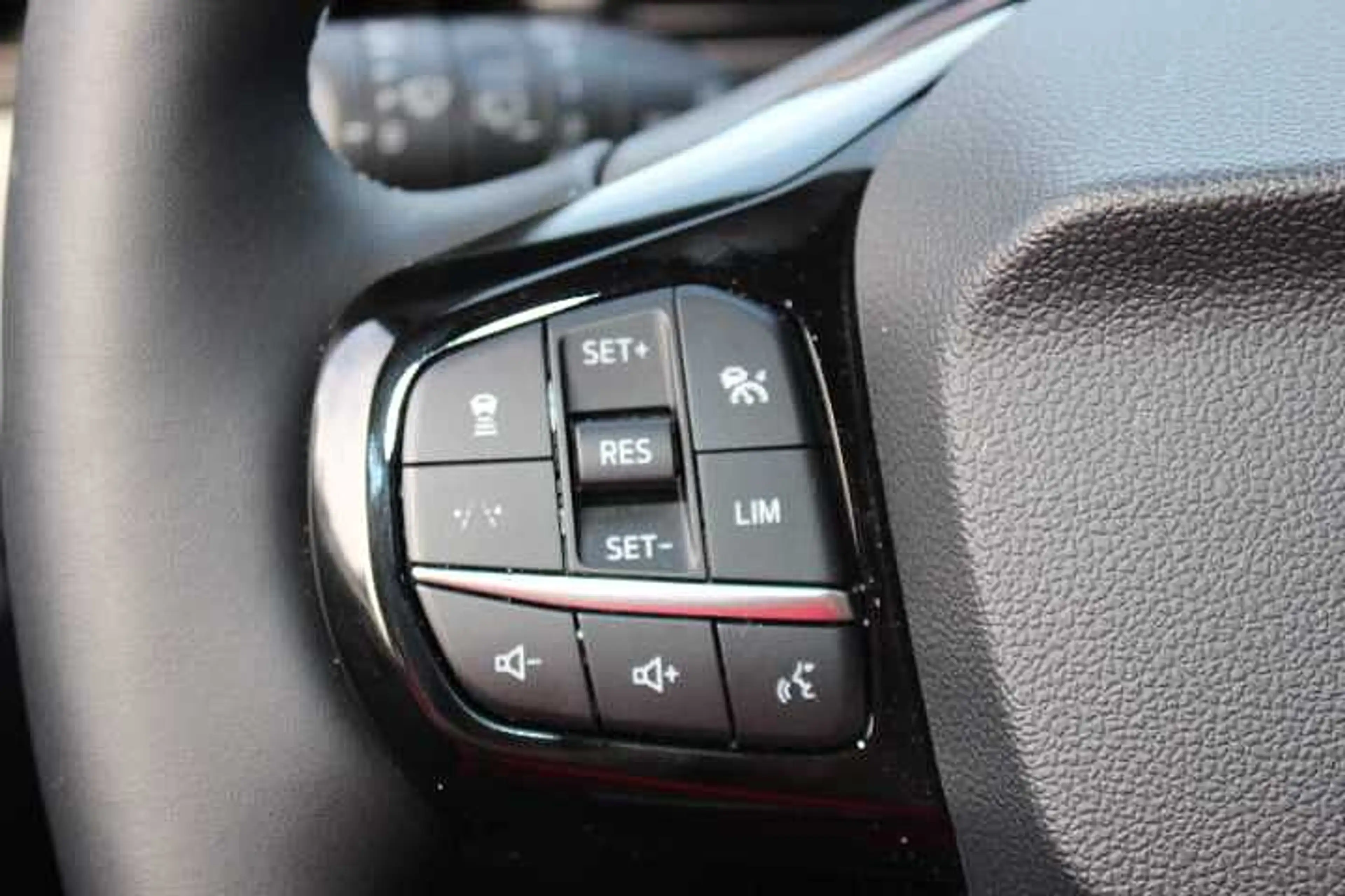Ford Puma Gen-E Puma Gen E Premium  43 kWh — photo 17