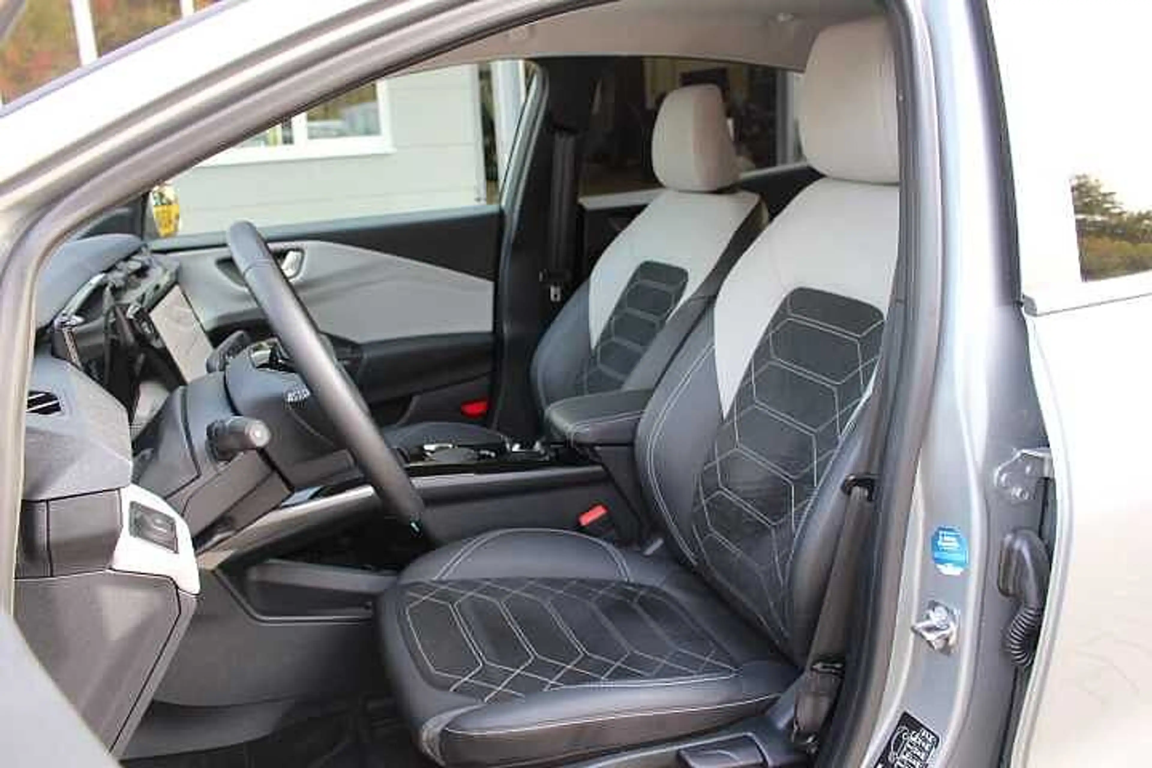 Ford Puma Gen-E Puma Gen E Premium  43 kWh — photo 4