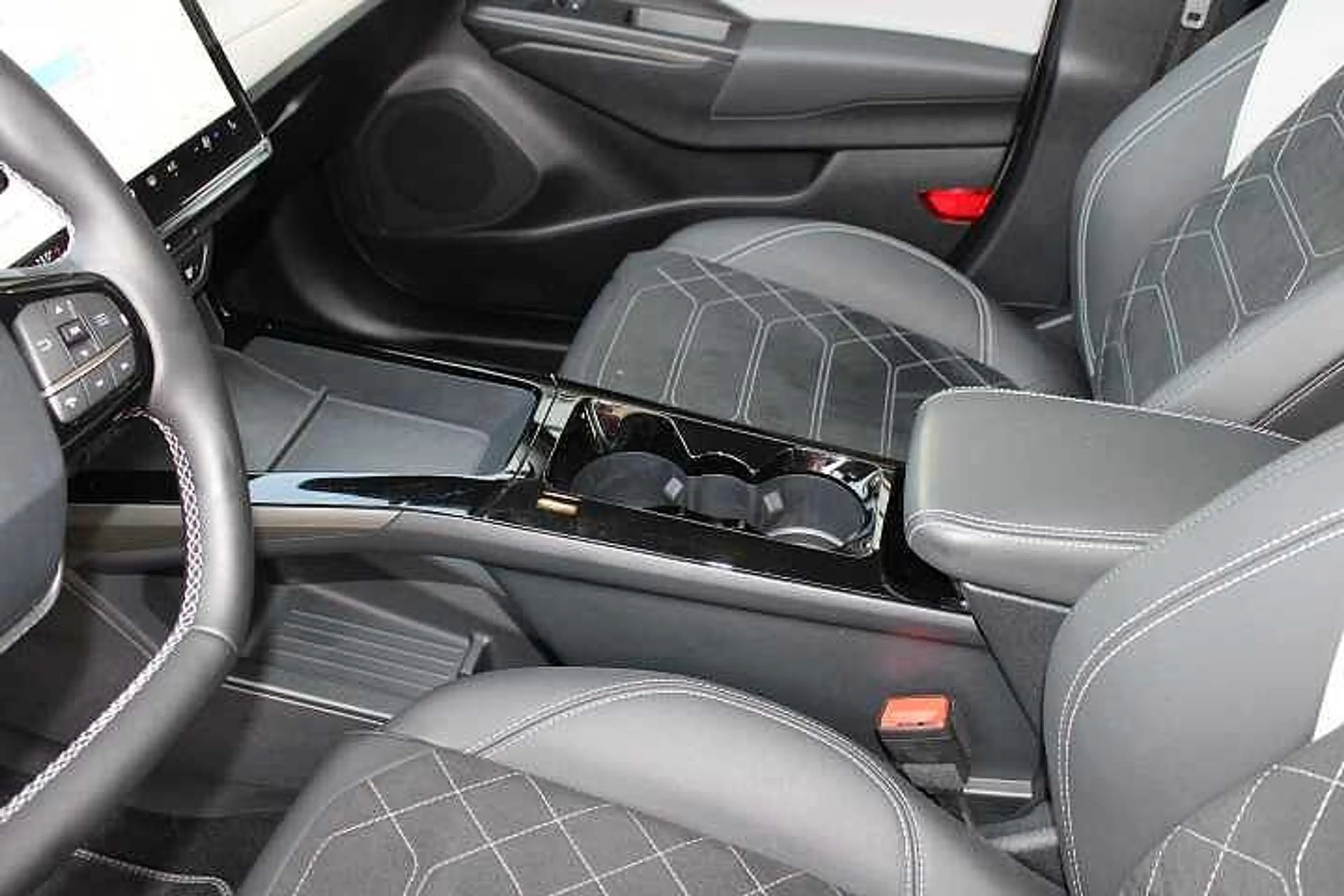 Ford Puma Gen-E Puma Gen E Premium  43 kWh — photo 16
