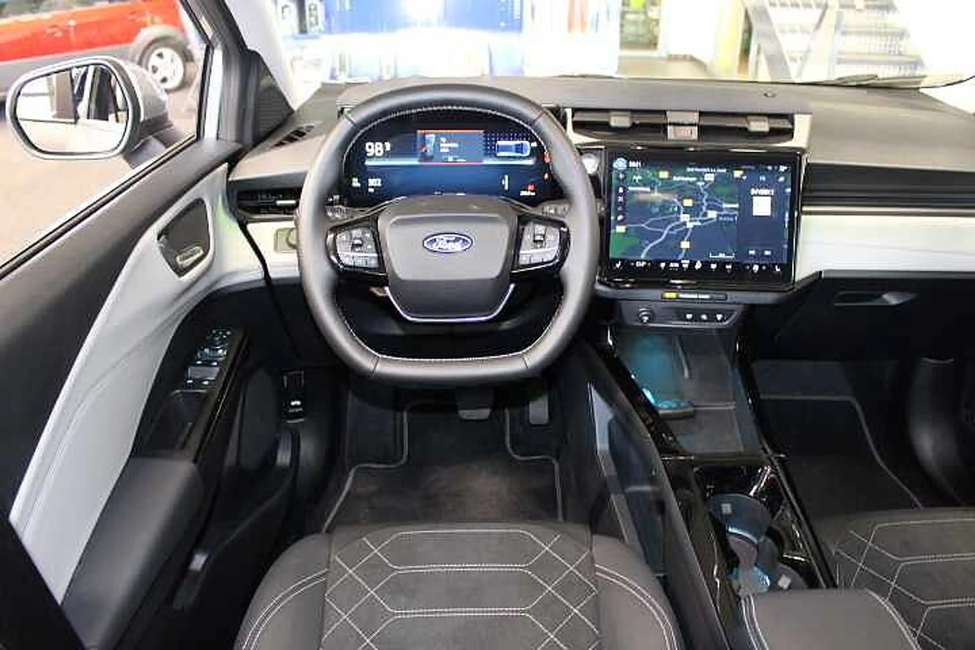 Ford Puma Gen-E Puma Gen E Premium  43 kWh — photo 3