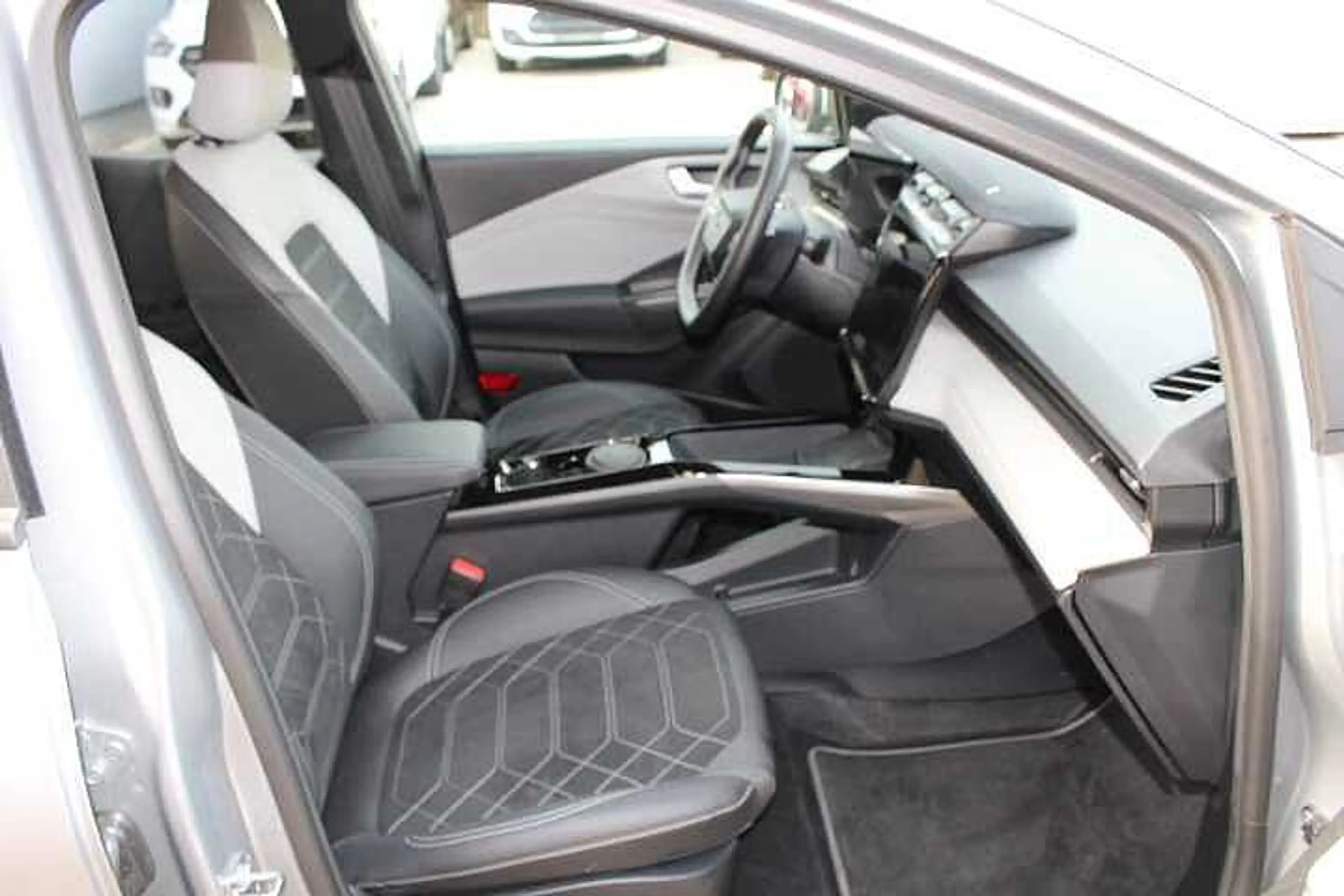 Ford Puma Gen-E Puma Gen E Premium  43 kWh — photo 11