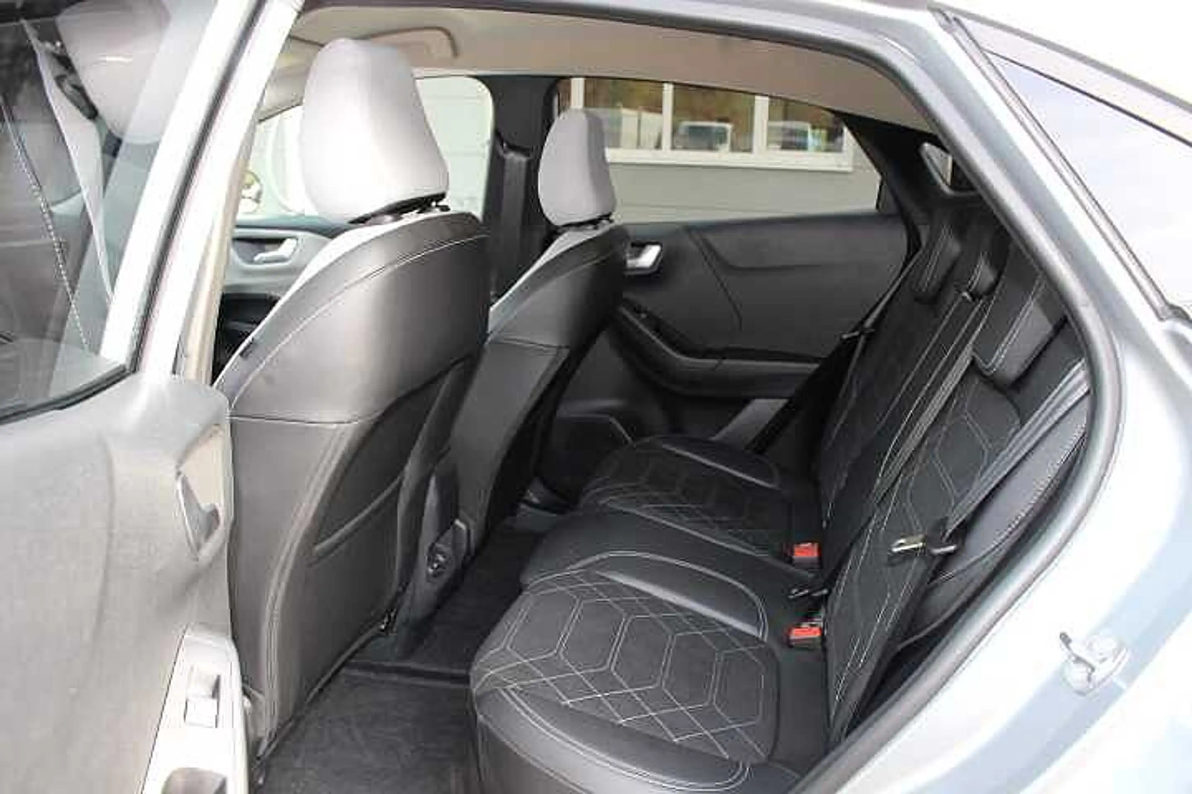 Ford Puma Gen-E Puma Gen E Premium  43 kWh — photo 9