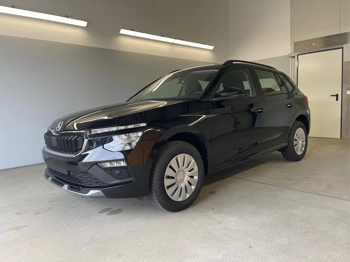 Skoda Kamiq Selection 115PS AHK+Kessy 1.0 TSI 85kW / 115PS Schwarz - 1