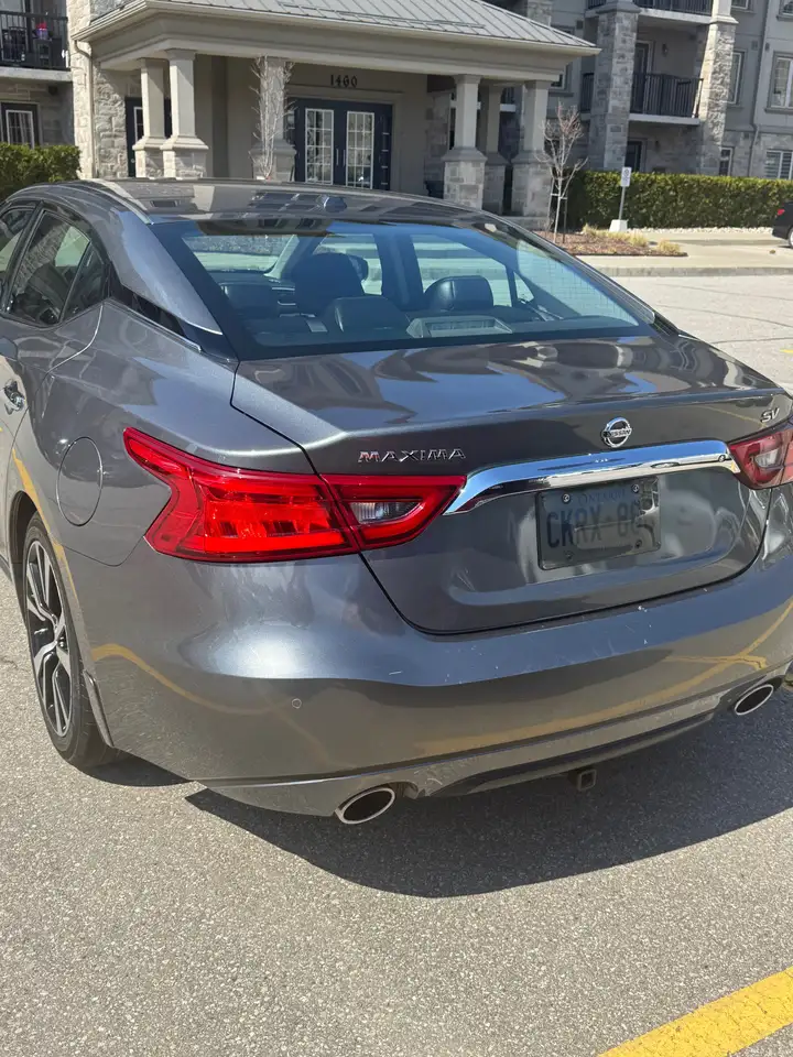 Nissan Maxima снимка Nissan Maxima