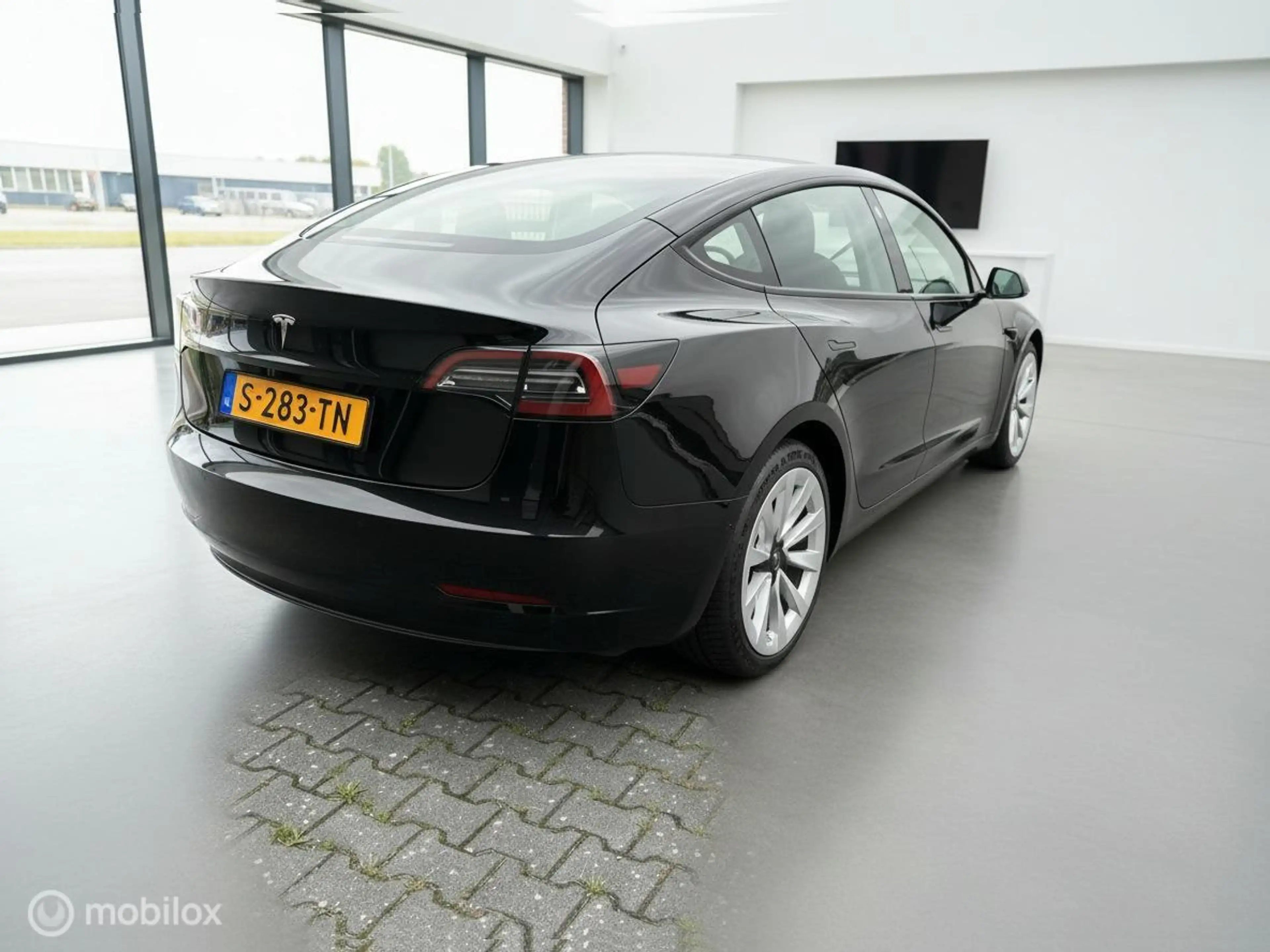 Tesla Model 3 Standard RWD Plus | 60 kWh LFP | Warmtepomp | 19" — photo 8
