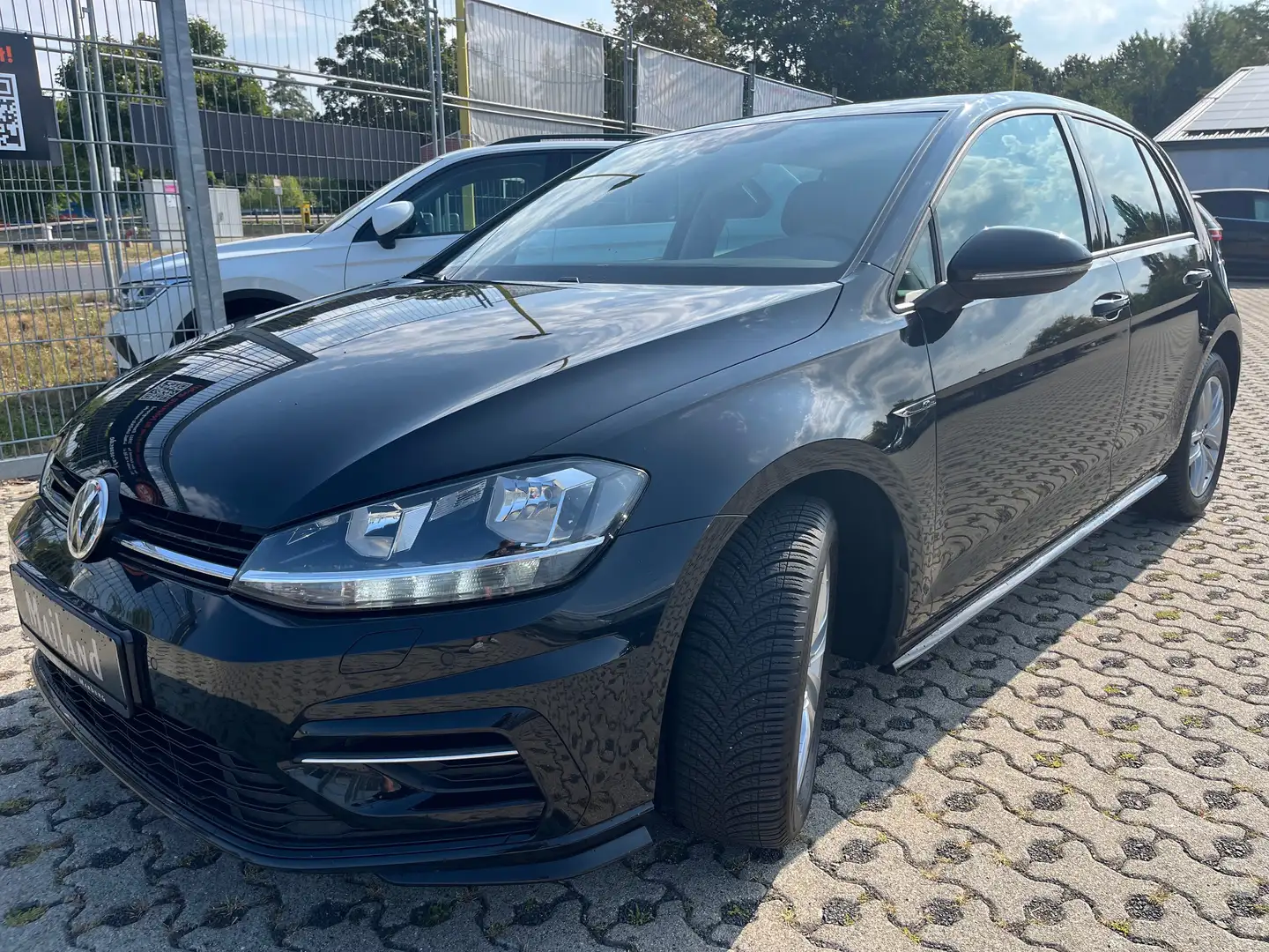 Volkswagen Golf 1,6 TDI Comfortline R-Line Noir - 1