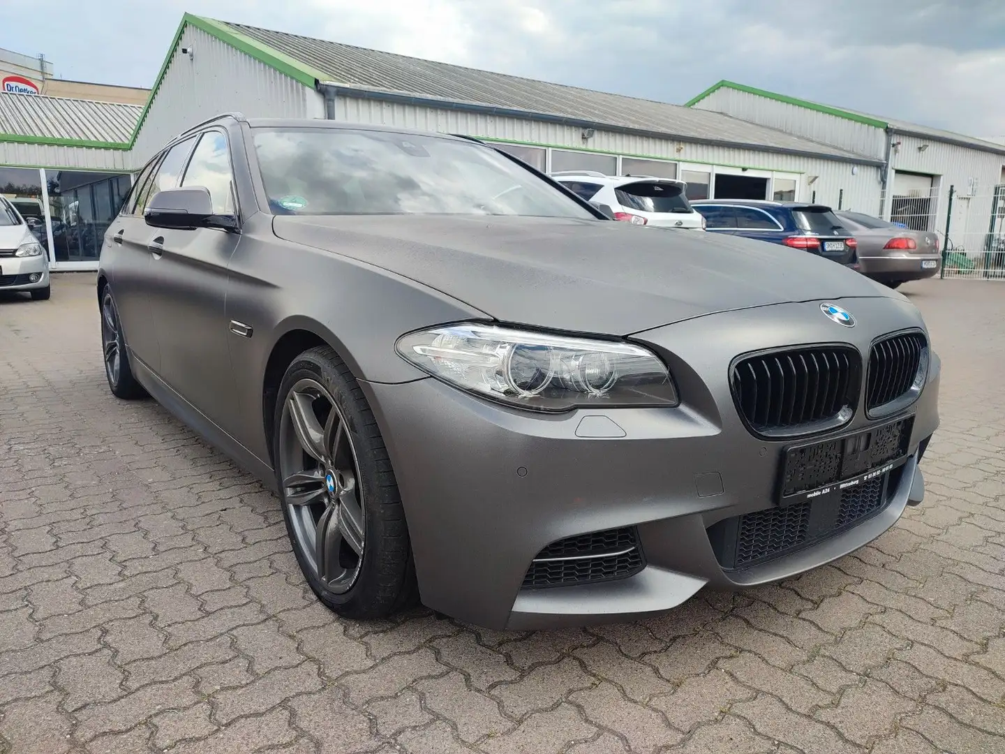 BMW 550 Gris - 1