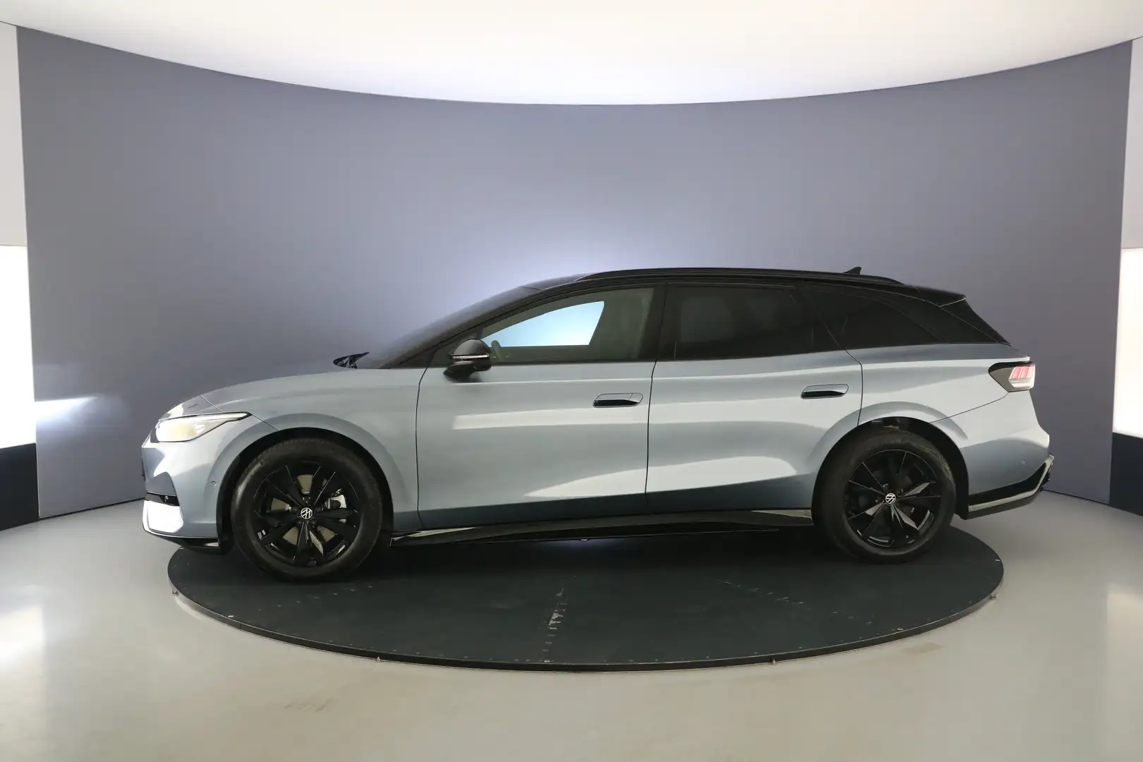 Volkswagen ID.7 Tourer Elektromotor 77 kWh 286pk Pro Limited Editi Albastru - 2