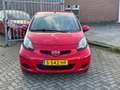 Toyota Aygo 1.0-12V Dynamic! Nieuwe APK! Airco l Camera l Elek Rood - thumbnail 2