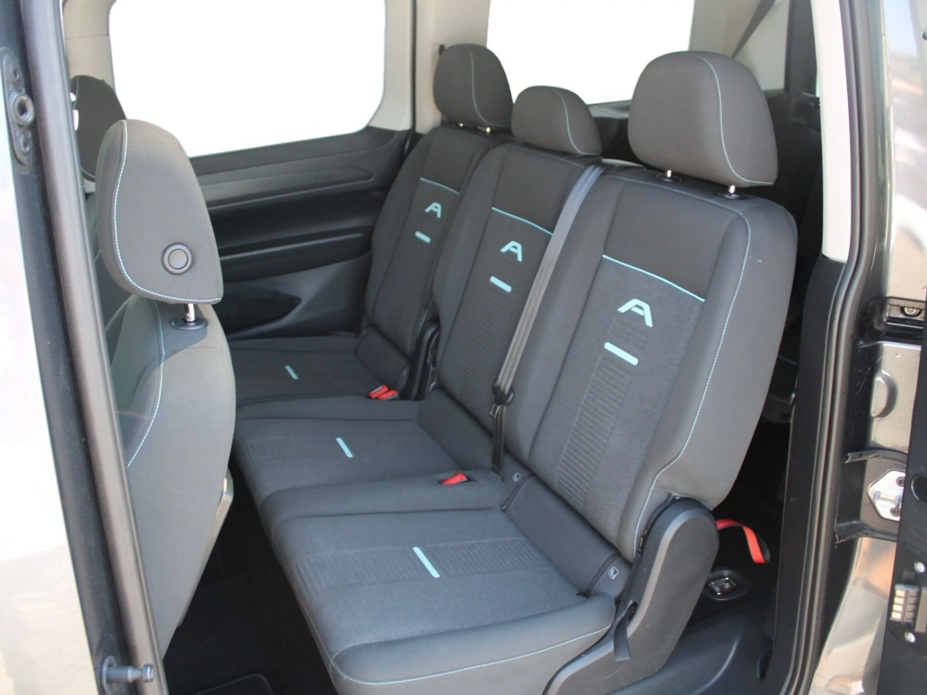 Ford Tourneo Connect Active L2 - 7 Sitze (Grand Tourn — photo 16