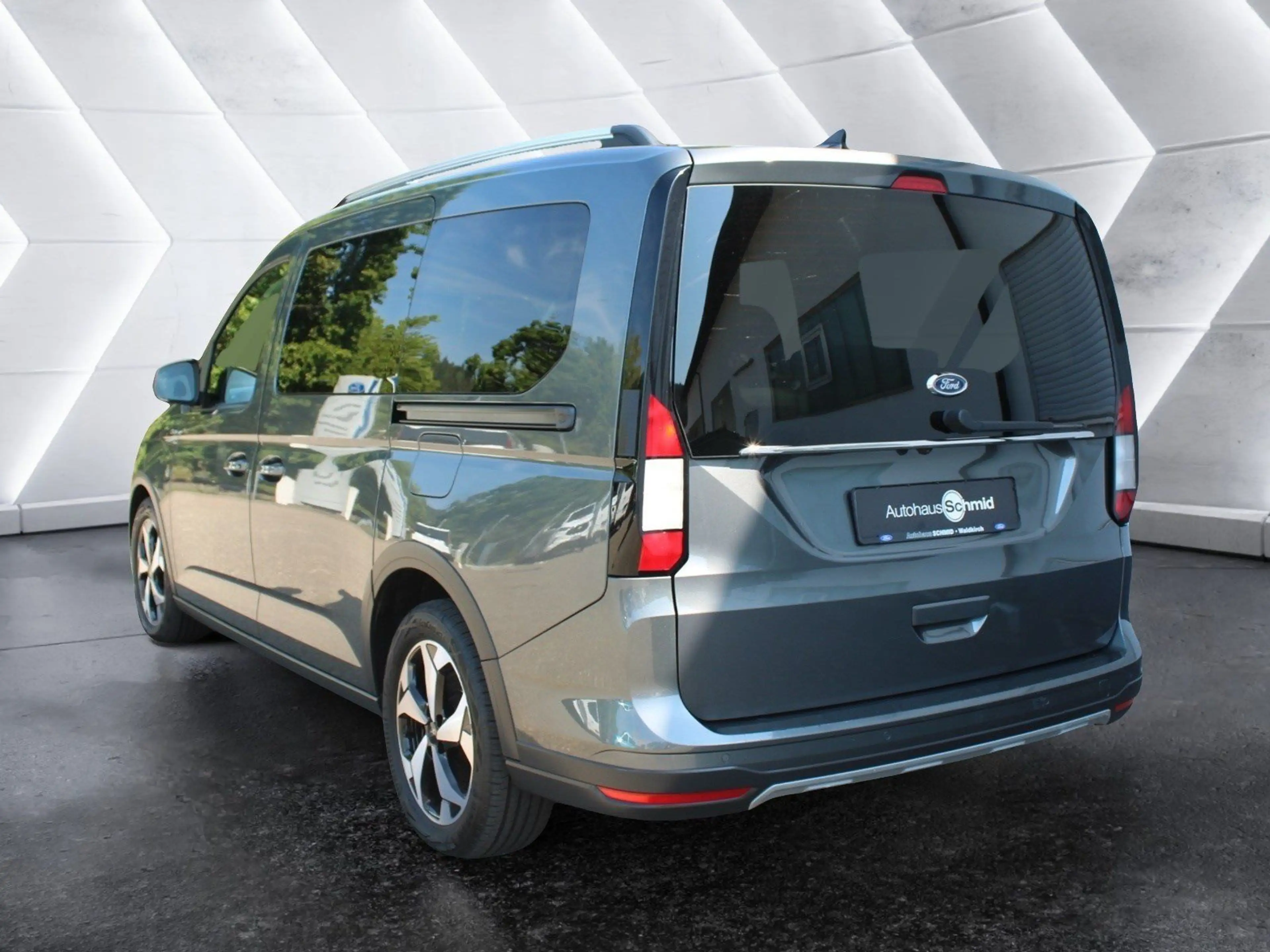 Ford Tourneo Connect Active L2 - 7 Sitze (Grand Tourn — photo 3