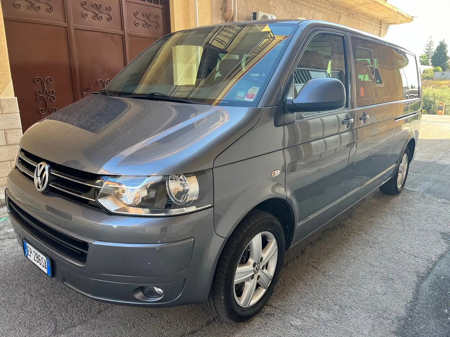 Volkswagen T5 Multivan 2.0 bitdi Highline 180cv dsg caravelle Gris - 1