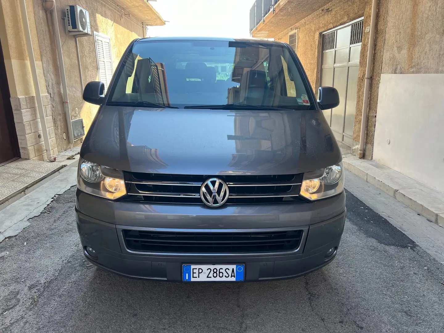 Volkswagen T5 Multivan 2.0 bitdi Highline 180cv dsg caravelle Gris - 2
