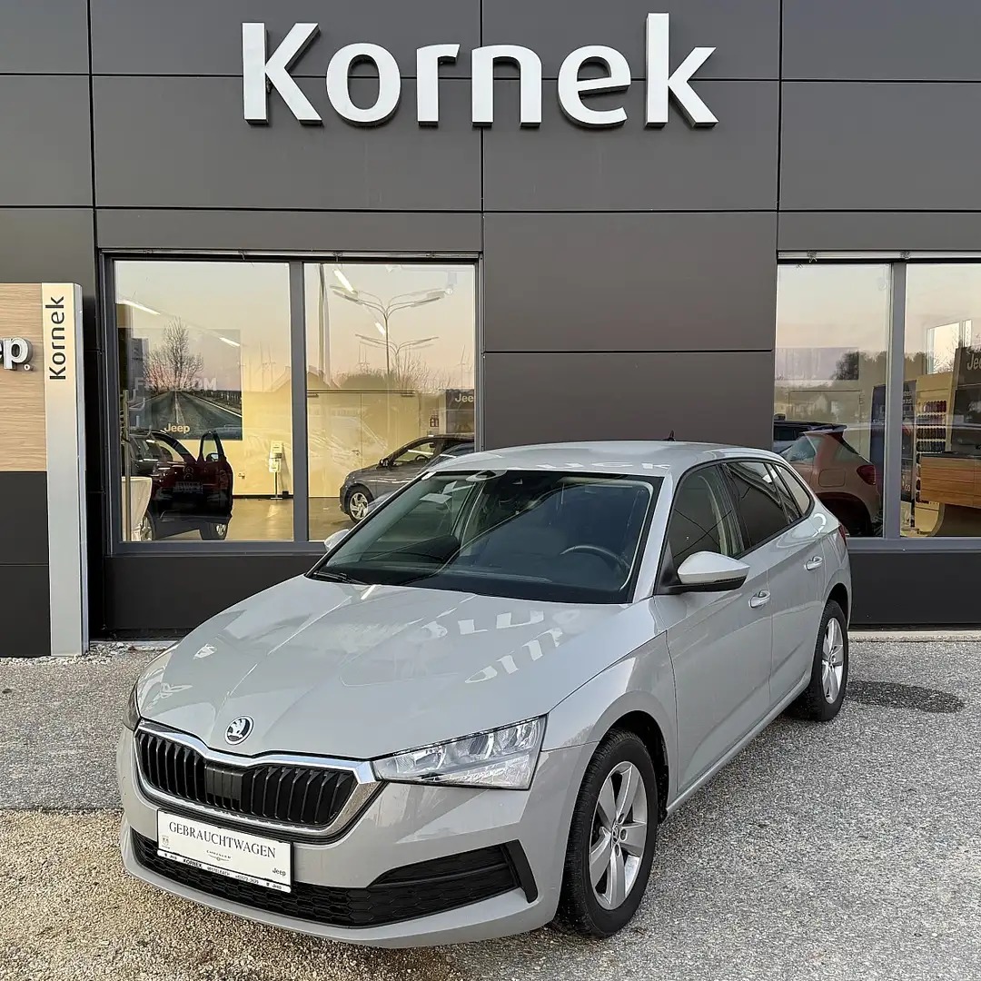 Skoda Scala 1,0 TSI Active inkl. schwenkbarer Anhängevorric... Grau - 1