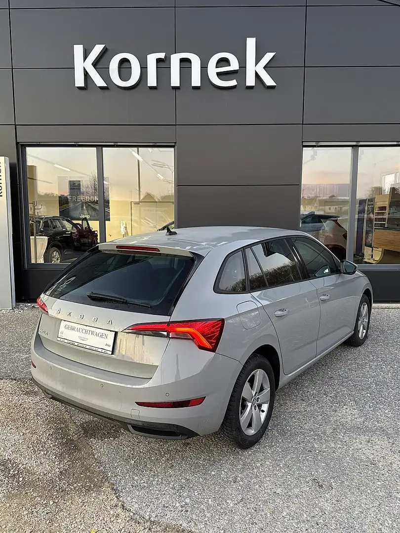 Skoda Scala 1,0 TSI Active inkl. schwenkbarer Anhängevorric... Grau - 2