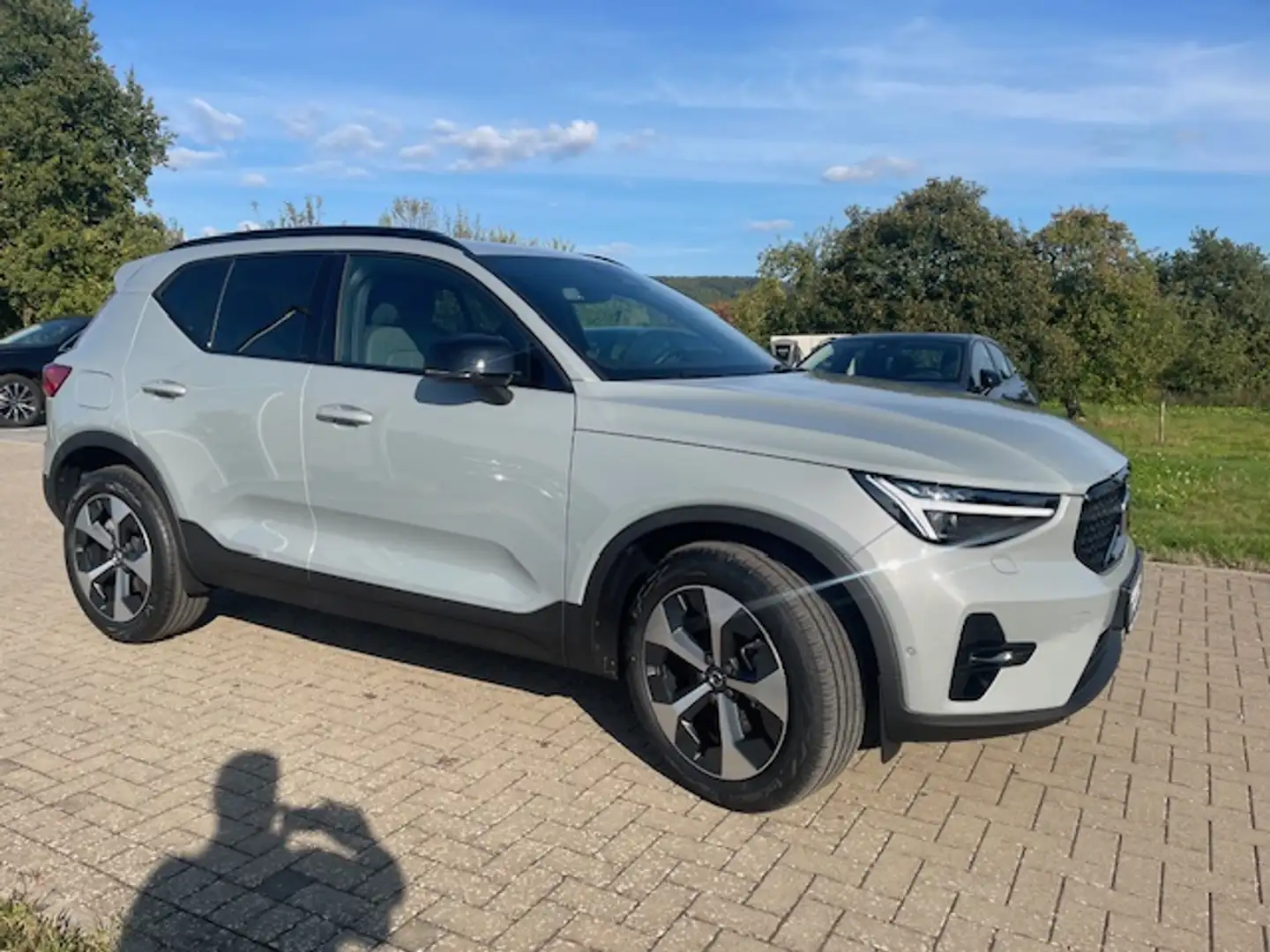 Volvo XC40 B4 B DKG Plus Dark Grau - 1