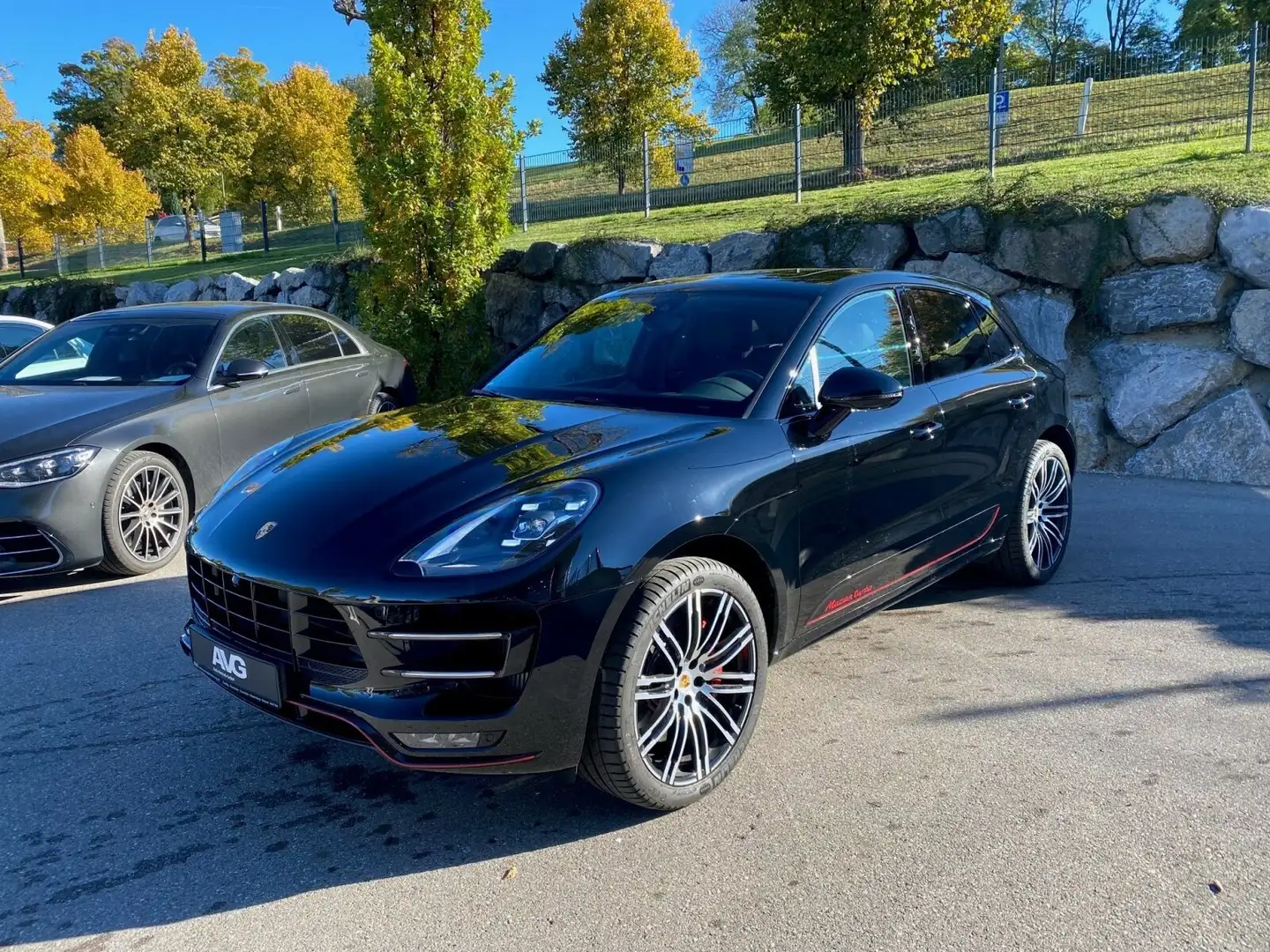 Porsche Macan Macan Turbo PDK mit Performance Paket Schwarz - 2
