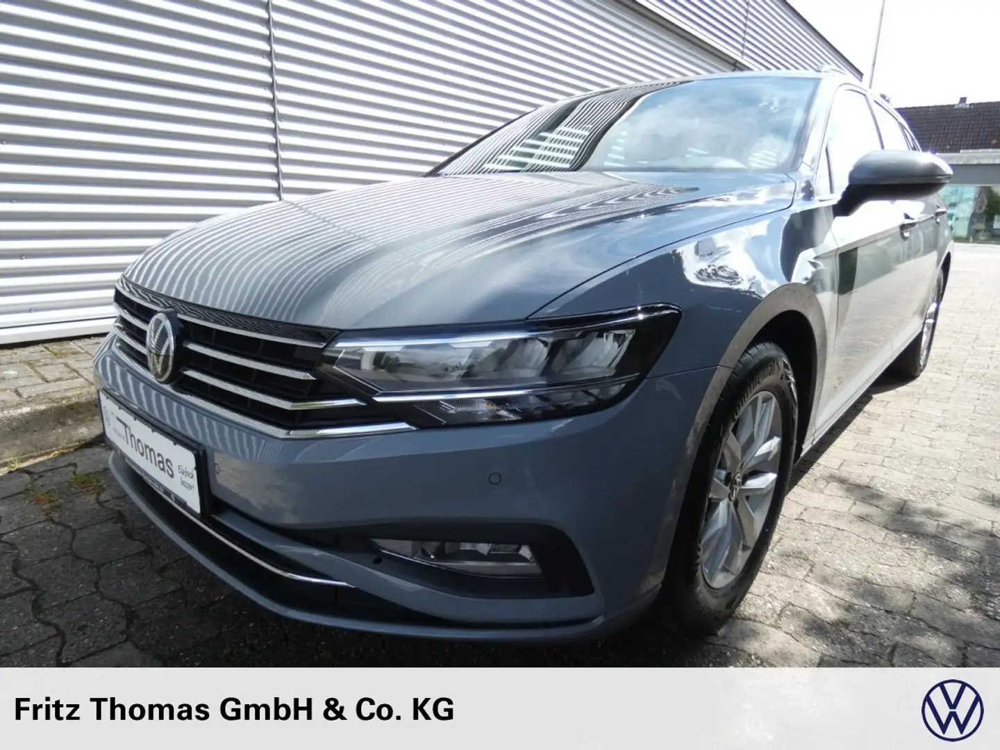 Volkswagen Passat Variant 2.0 TDI DSG Business LED Navi AHK RKamera Klima Grau - 2