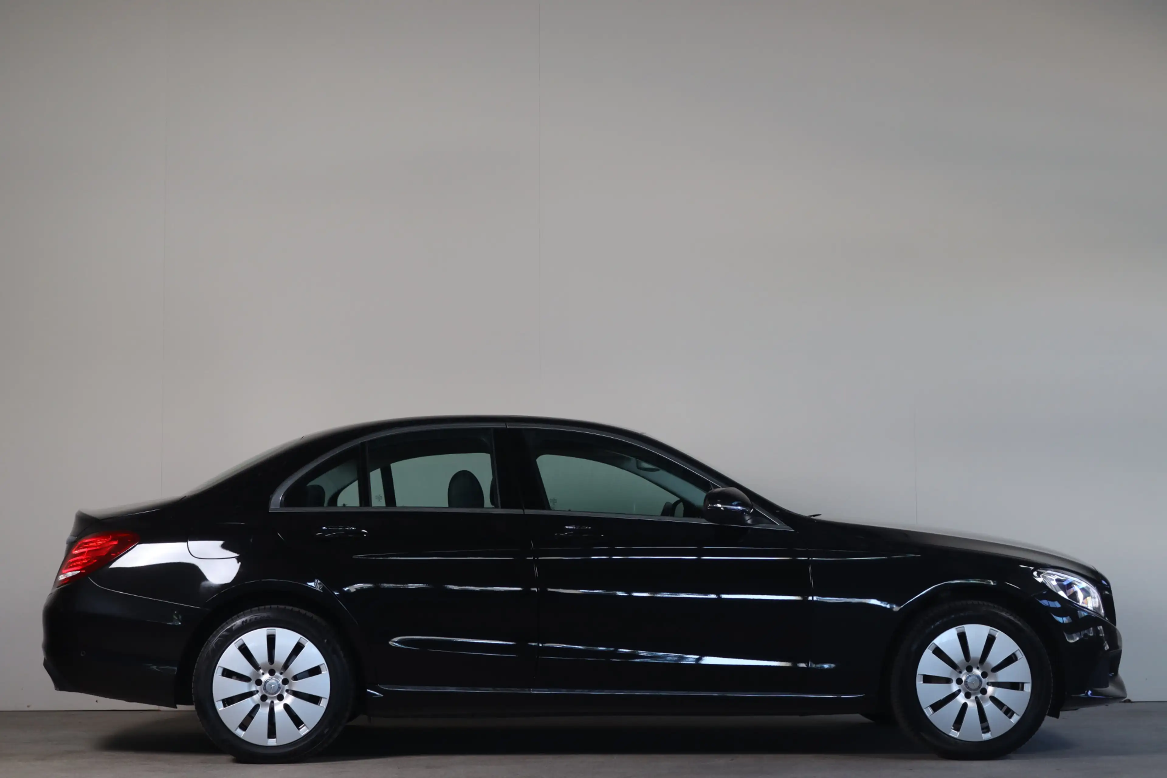 Mercedes-Benz C 350 e Lease Edition Adap.cruise I Camera I Sfeerverlic — photo 25