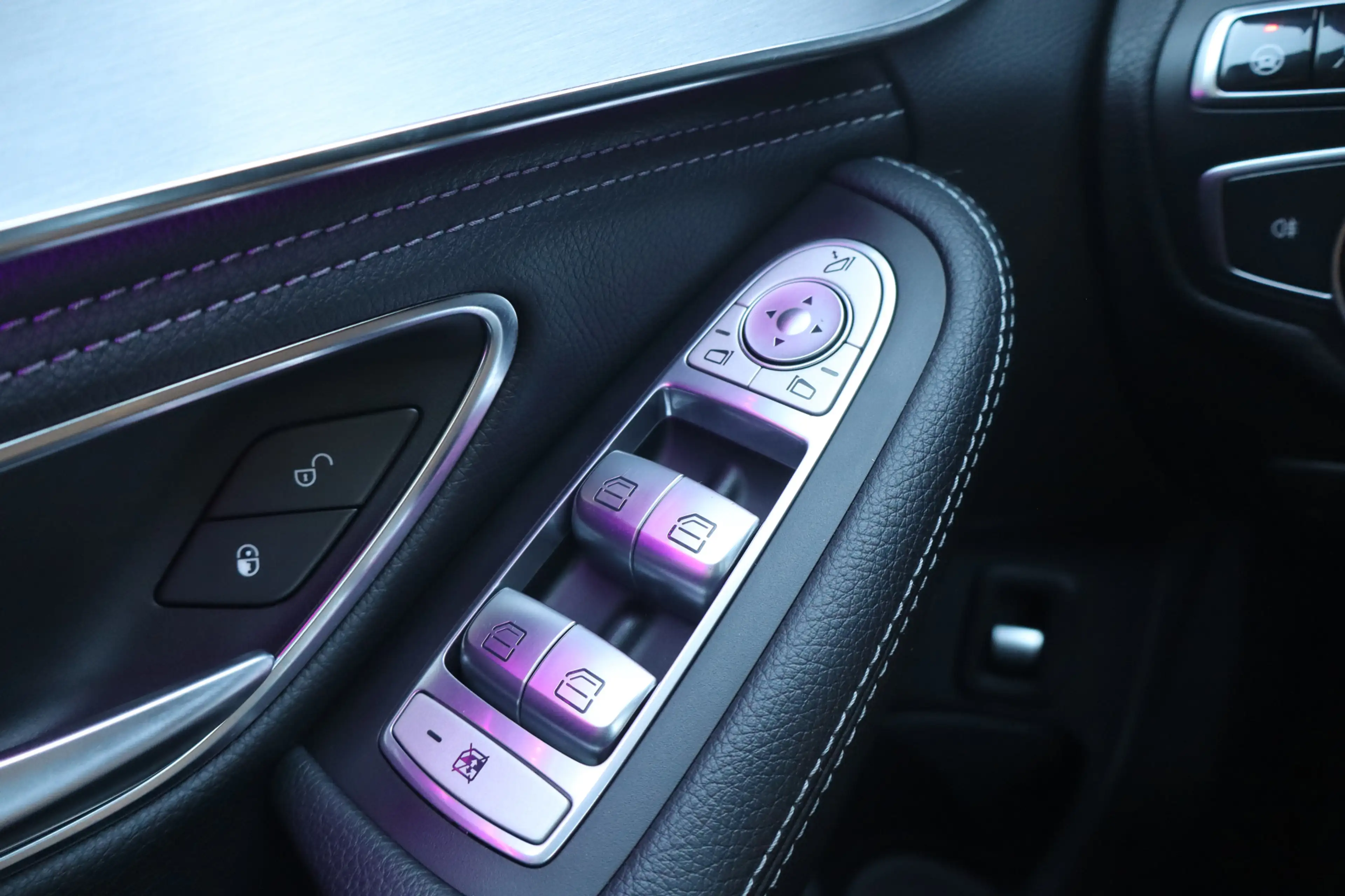 Mercedes-Benz C 350 e Lease Edition Adap.cruise I Camera I Sfeerverlic — photo 33
