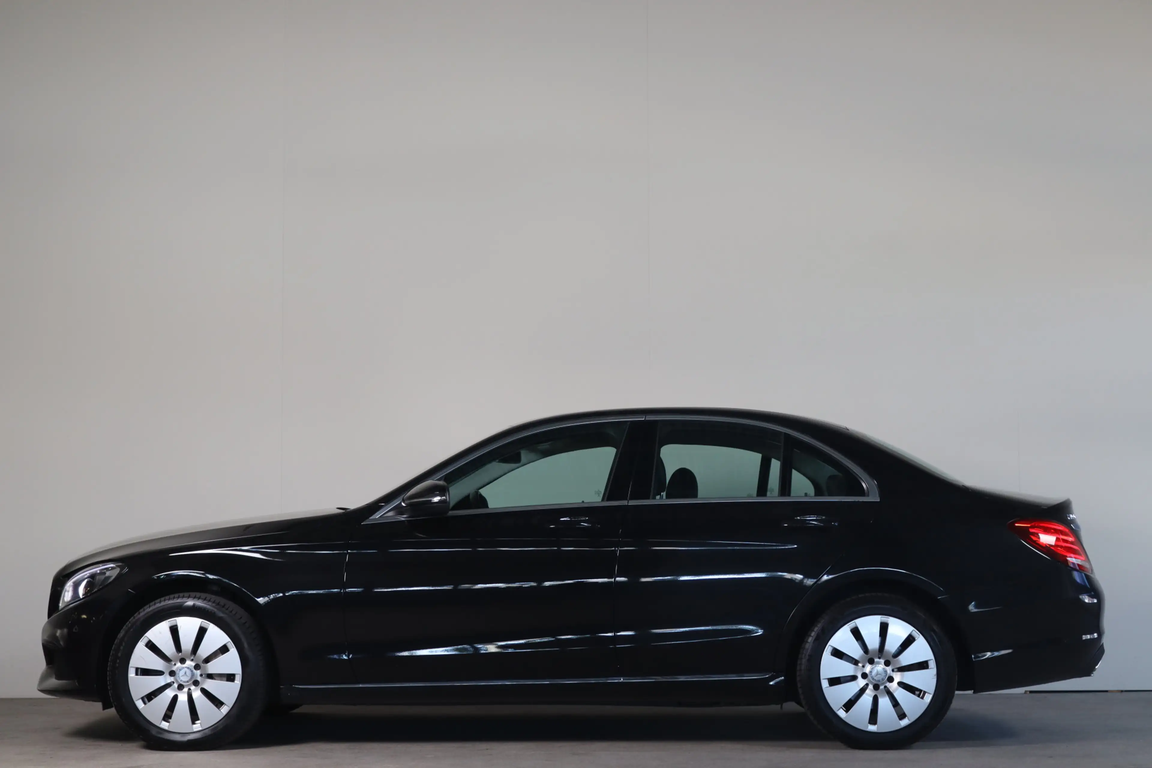 Mercedes-Benz C 350 e Lease Edition Adap.cruise I Camera I Sfeerverlic — photo 26