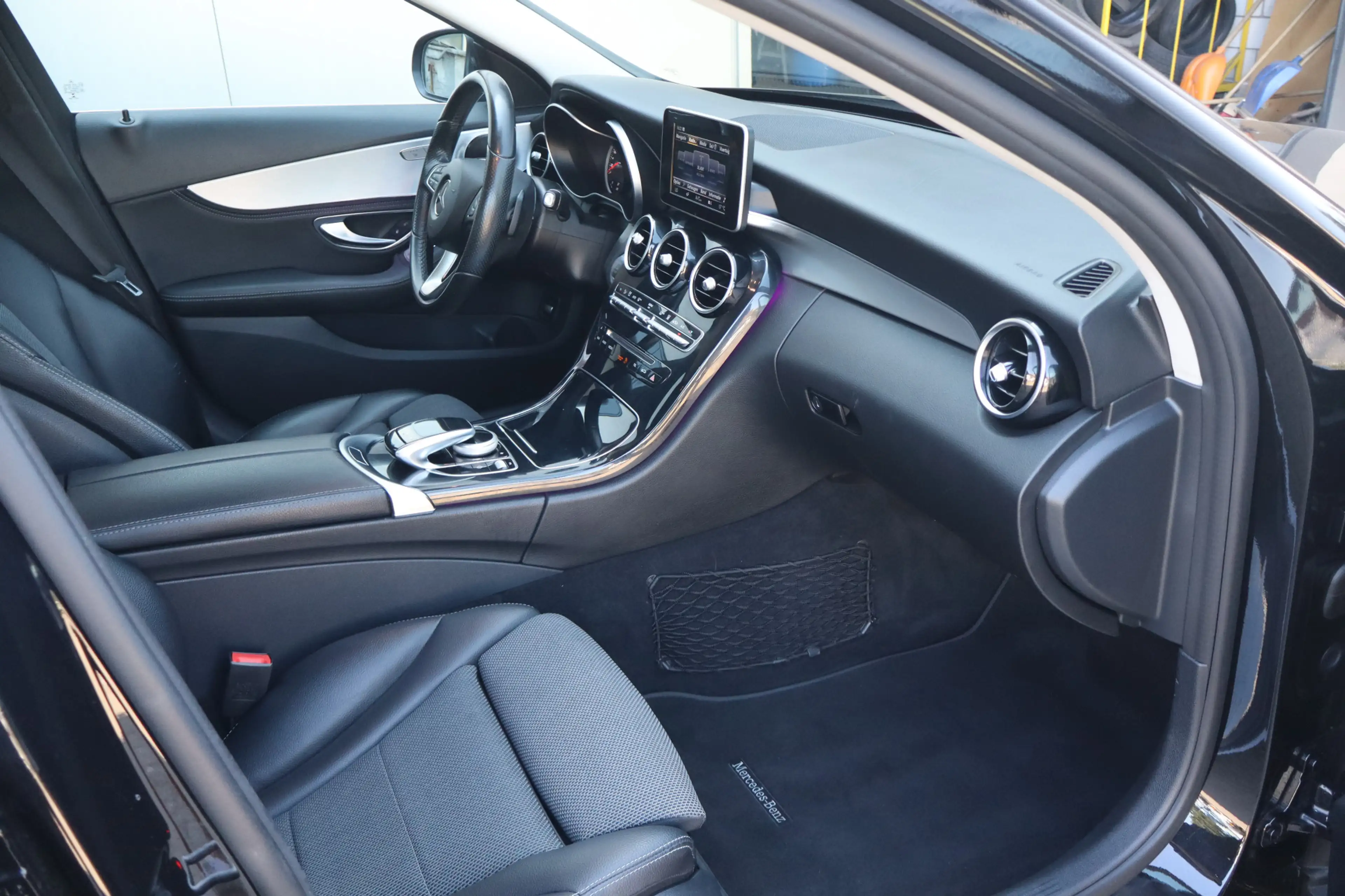 Mercedes-Benz C 350 e Lease Edition Adap.cruise I Camera I Sfeerverlic — photo 3