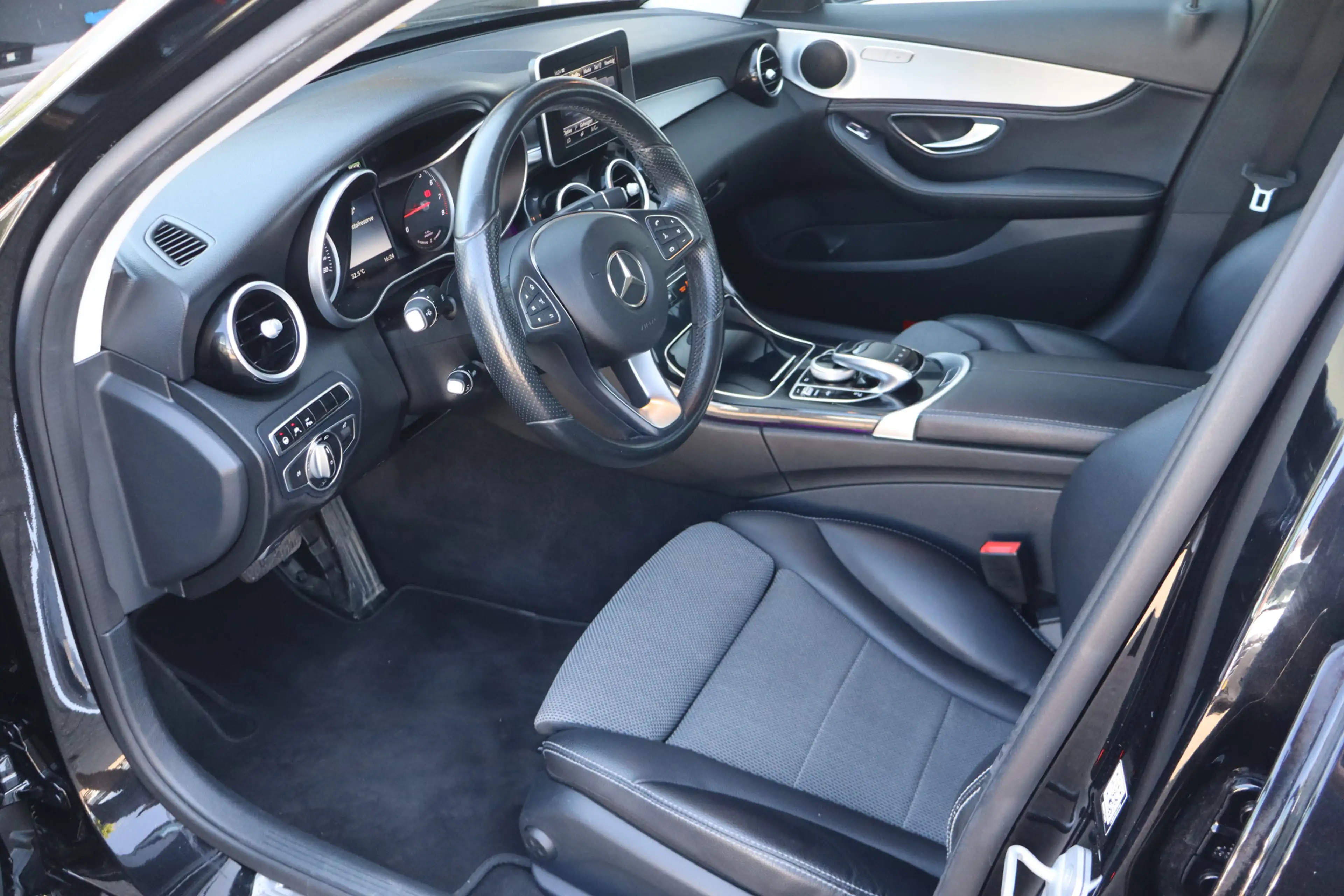 Mercedes-Benz C 350 e Lease Edition Adap.cruise I Camera I Sfeerverlic — photo 4