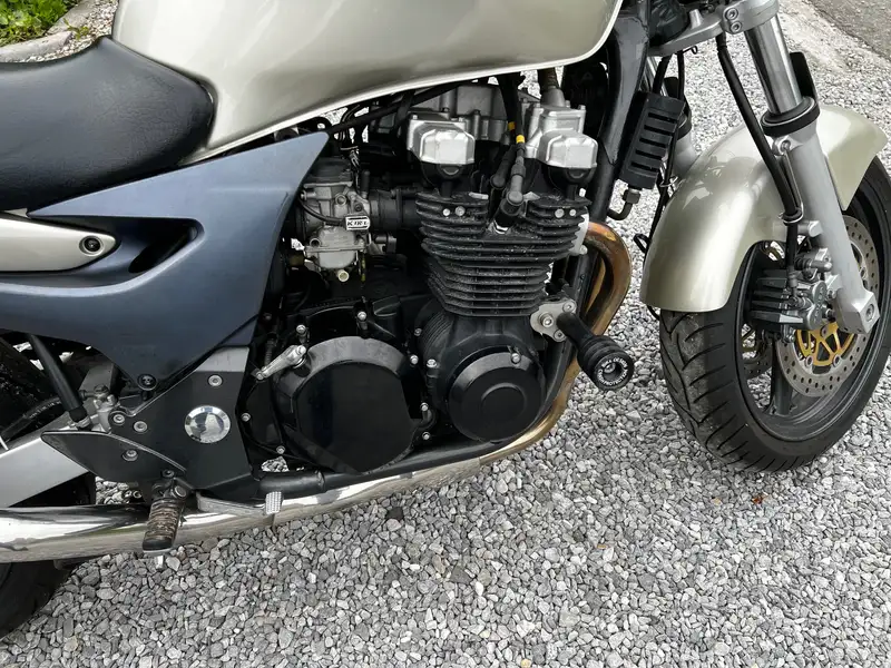 Kawasaki ZR - 7 - foto 5