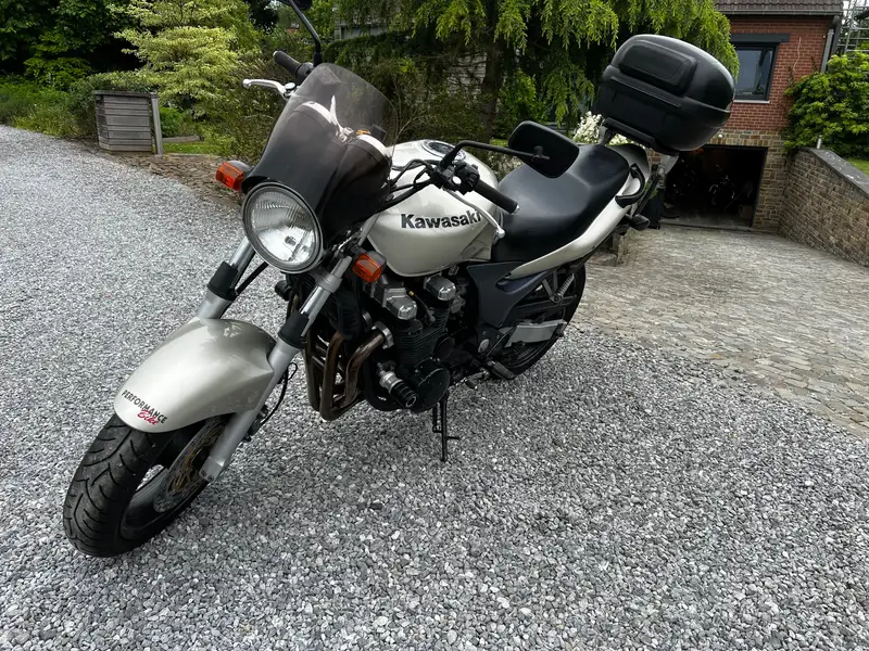 Kawasaki ZR - 7