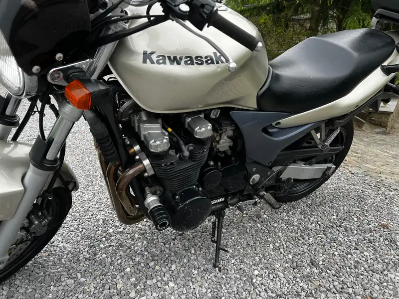 Kawasaki ZR - 7 - foto 3