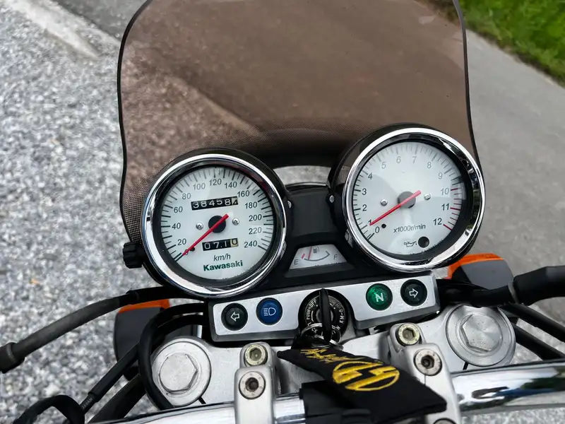 Kawasaki ZR - 7 - foto 7