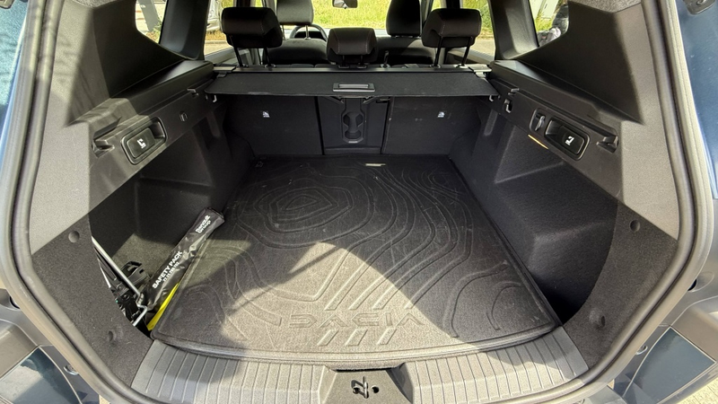 Dacia Bigster Hybrid 155 Extreme — photo 6