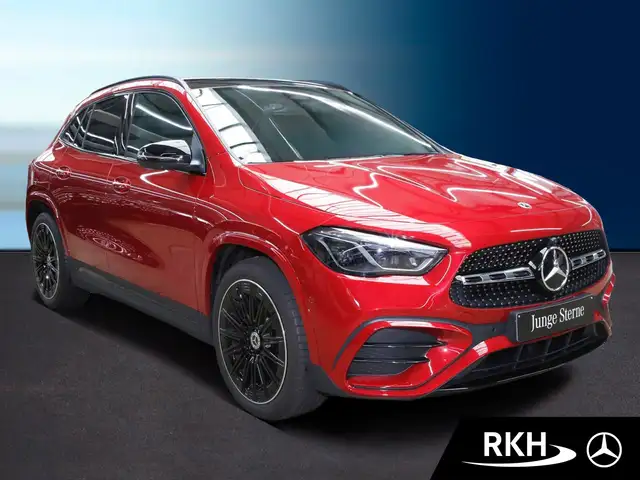 Mercedes-Benz GLA view 2