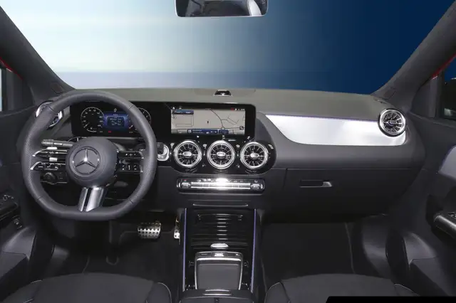 Mercedes-Benz GLA view 10