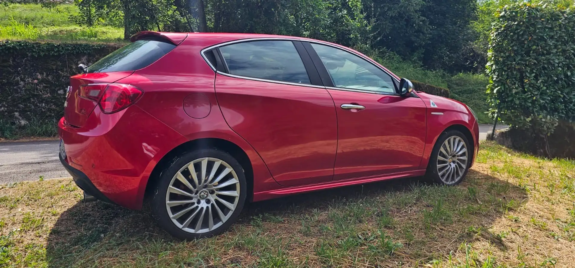 Alfa Romeo Giulietta 2.0 jtdm(2) Distinctive 140cv Rosso - 2