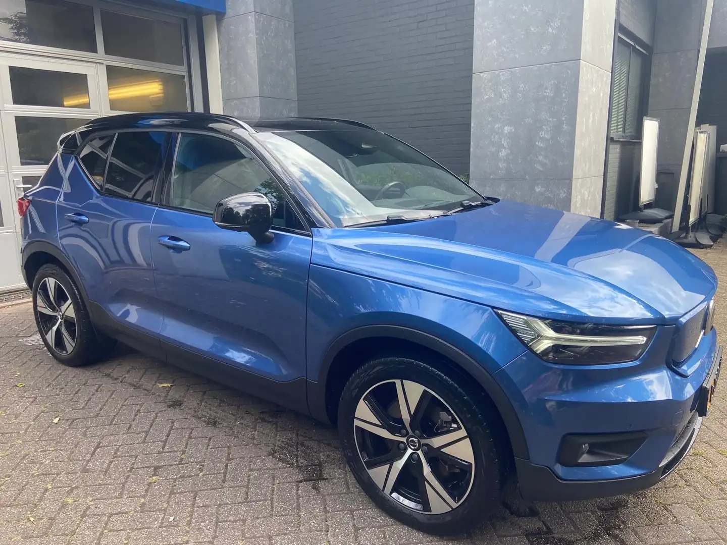 Volvo XC40 XC40 Recharge P8 AWD RDes Blauw - 1
