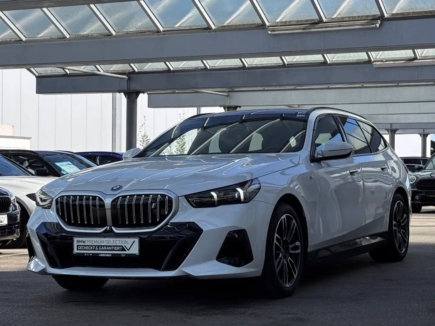 BMW i5 xDrive40 Tour. M-Sport AHK/ACC GARANTIE-01/30 Blanco - 2