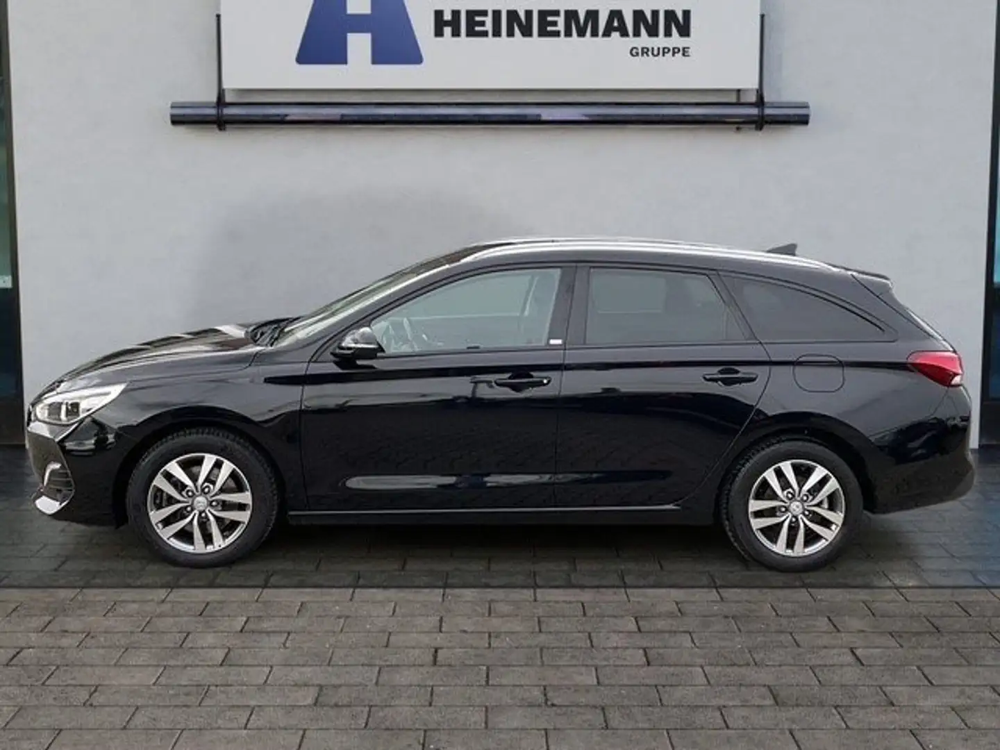Hyundai i30 Kombi 1.4 T-GDI DCT YES! Diesel Automatik Navi SHZ Schwarz - 2