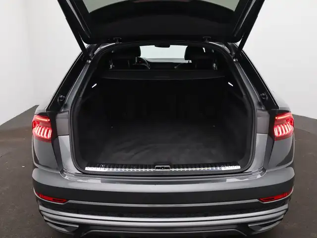 Audi Q8 view 8