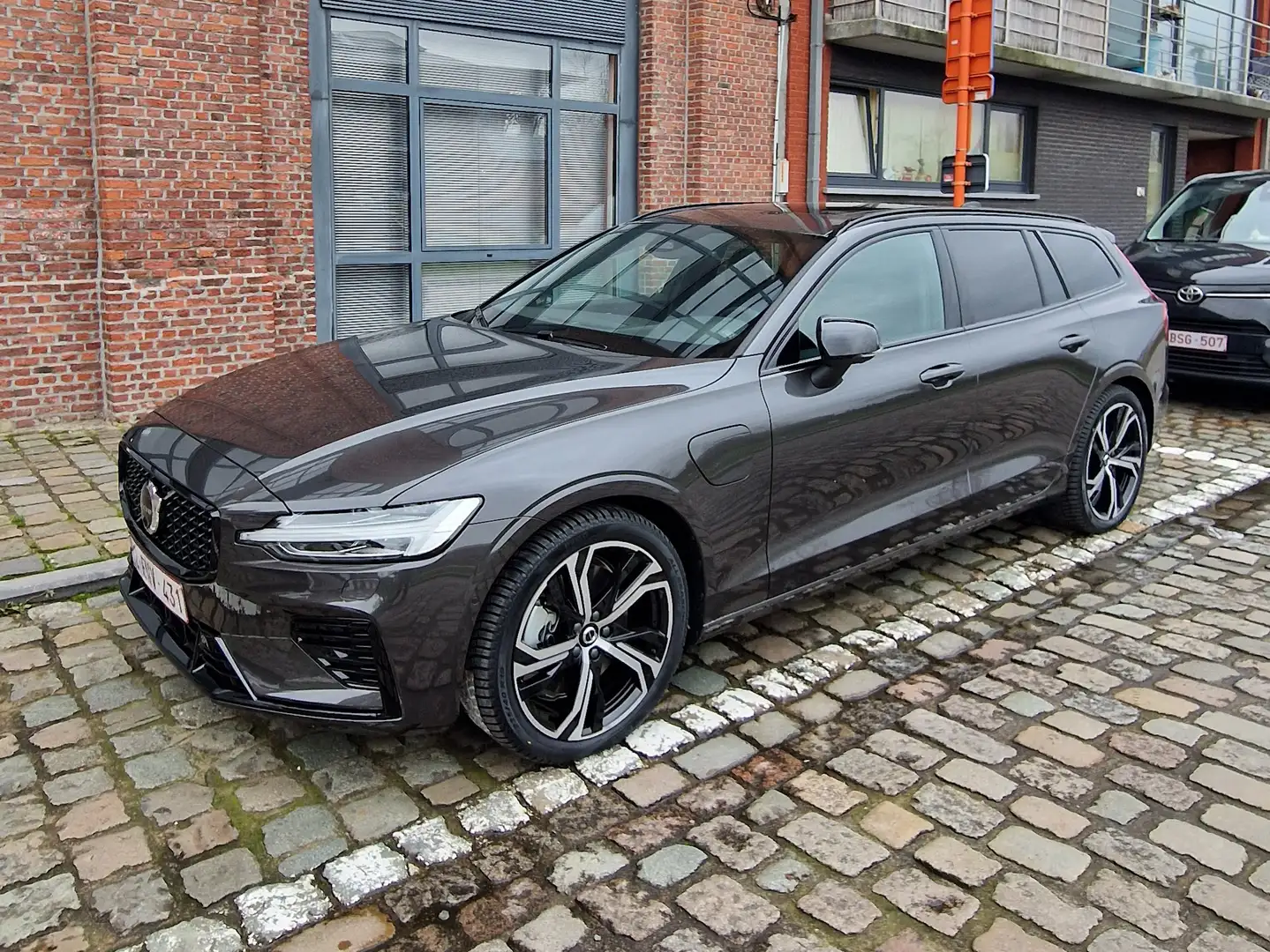 Volvo V60 T6 recharge AWD Brun - 2