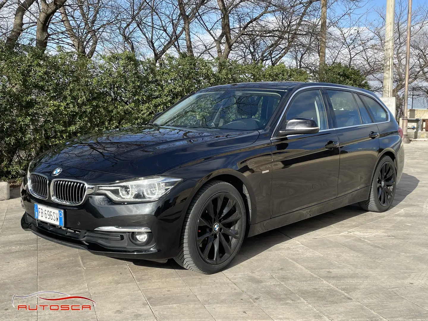 BMW 320 Serie 3 F31 2015 Touring 320d Touring Luxury Nero - 2