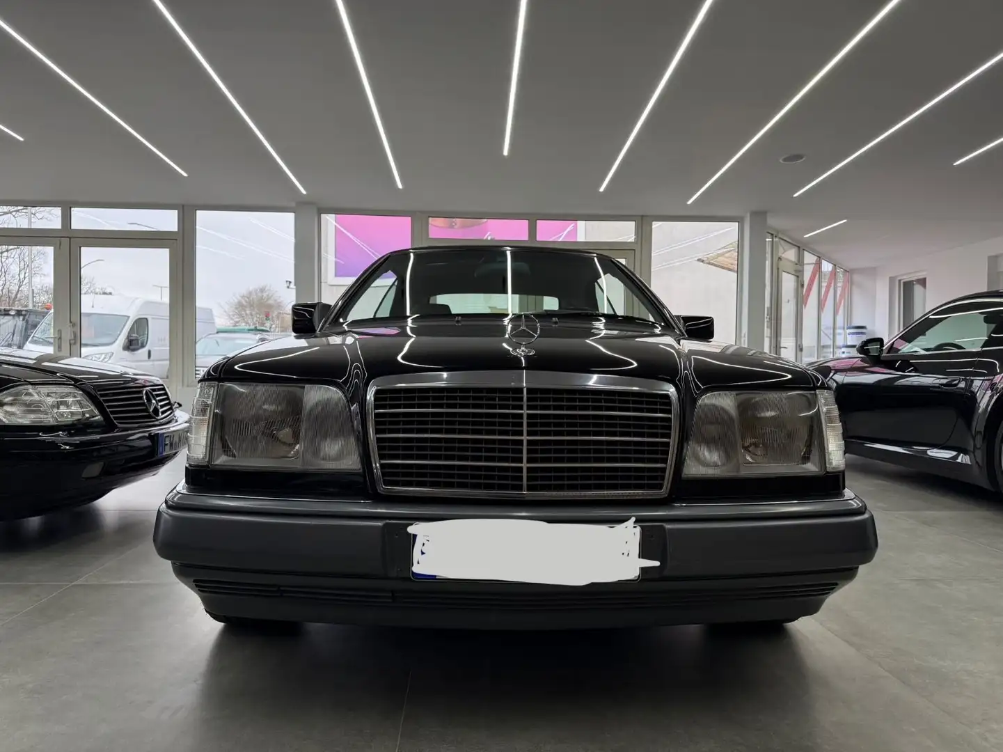 Mercedes-Benz E 200 Cabriolet*Leder*Automatik*2.Hand*SHZ* Schwarz - 2