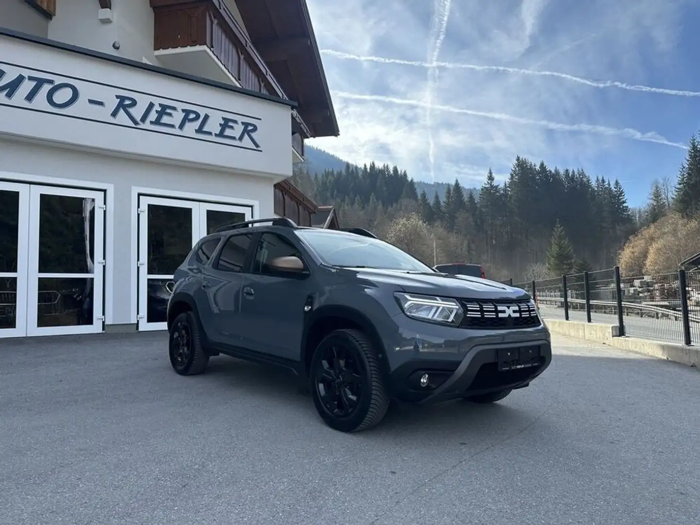 Dacia Duster Extreme 4WD dCi 115 Anhängerkupplung Grau - 2