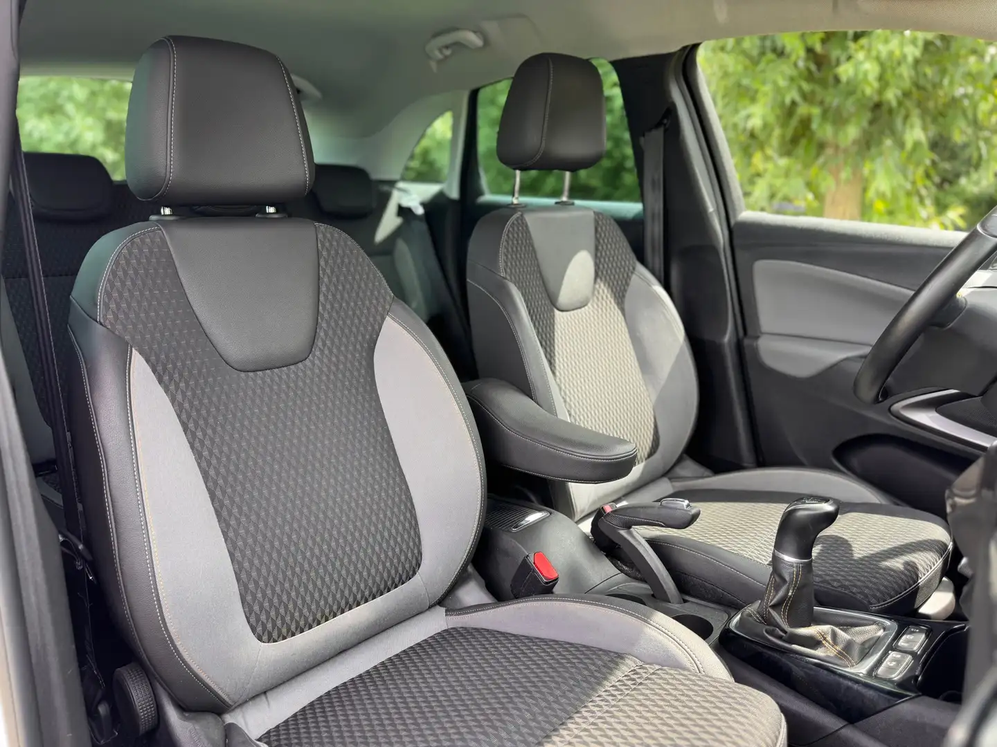 Opel Crossland X 1.2 Turbo Innovation 5DRS NAVI CAMERA PDC NAP GOED Wit - 2