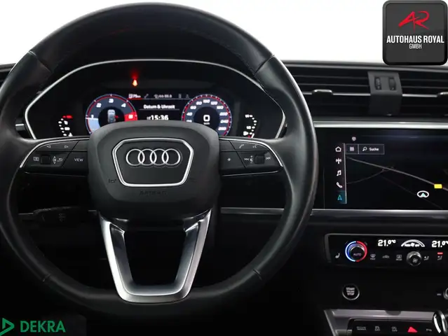 Audi Q3 view 15